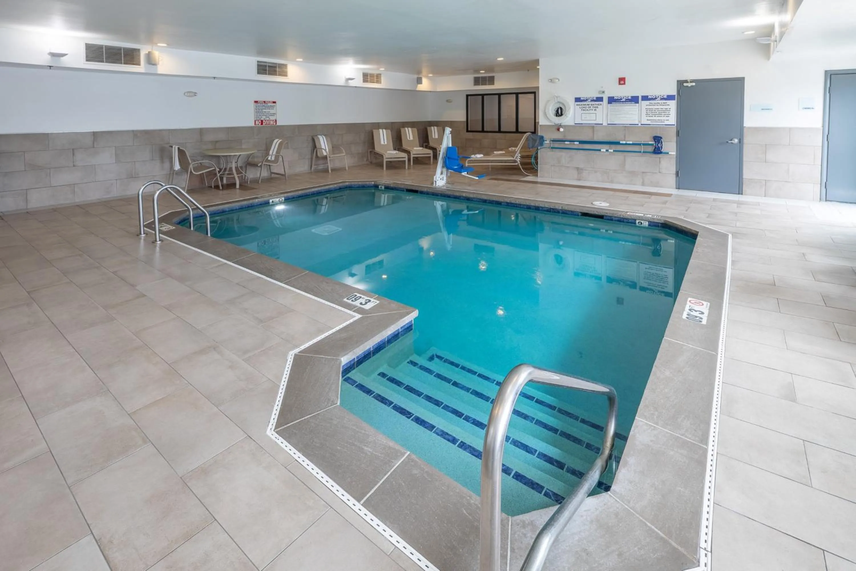 Swimming pool in Holiday Inn Express & Suites Chicago West - St Charles by IHG