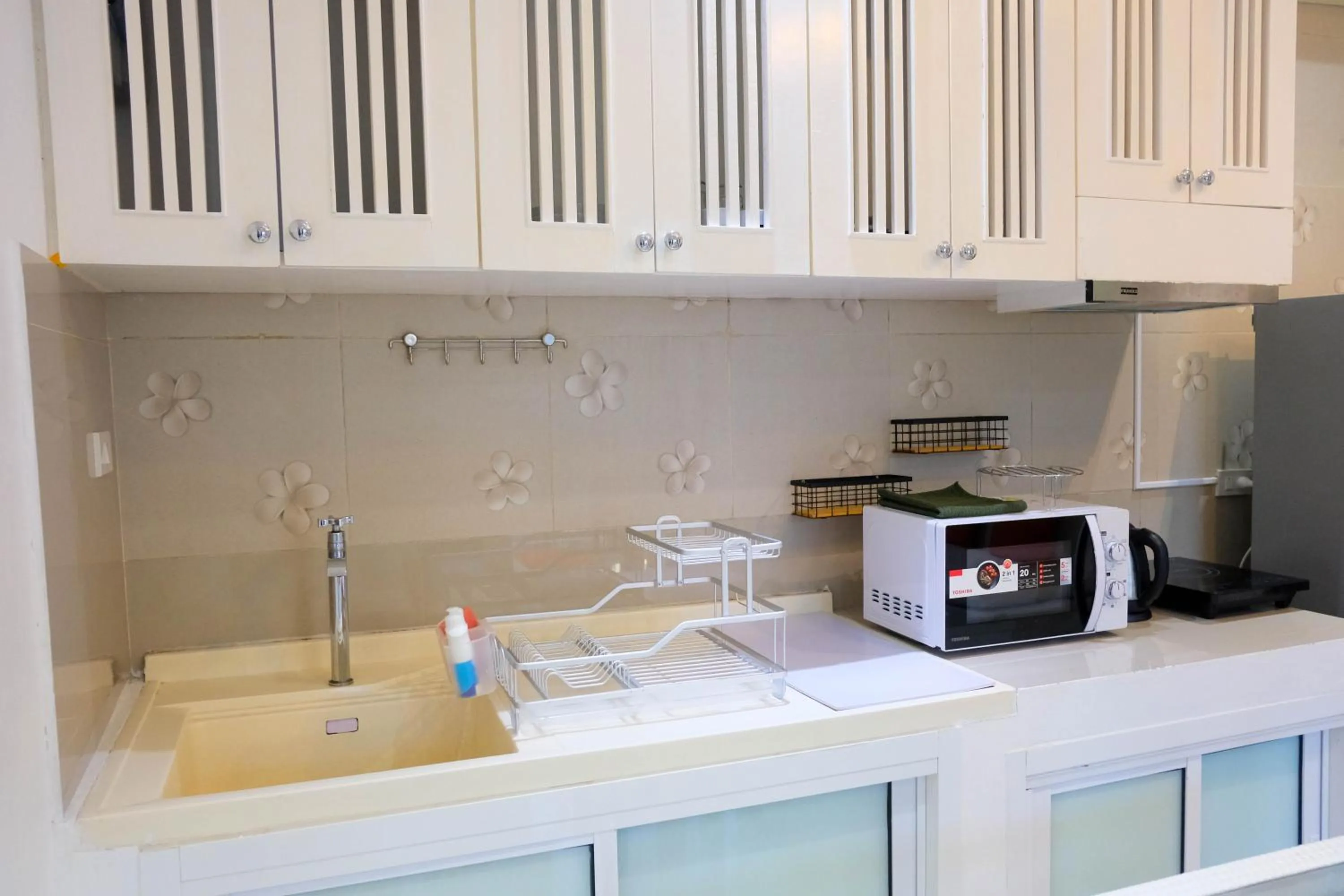 microwave in Baan Poon Garden