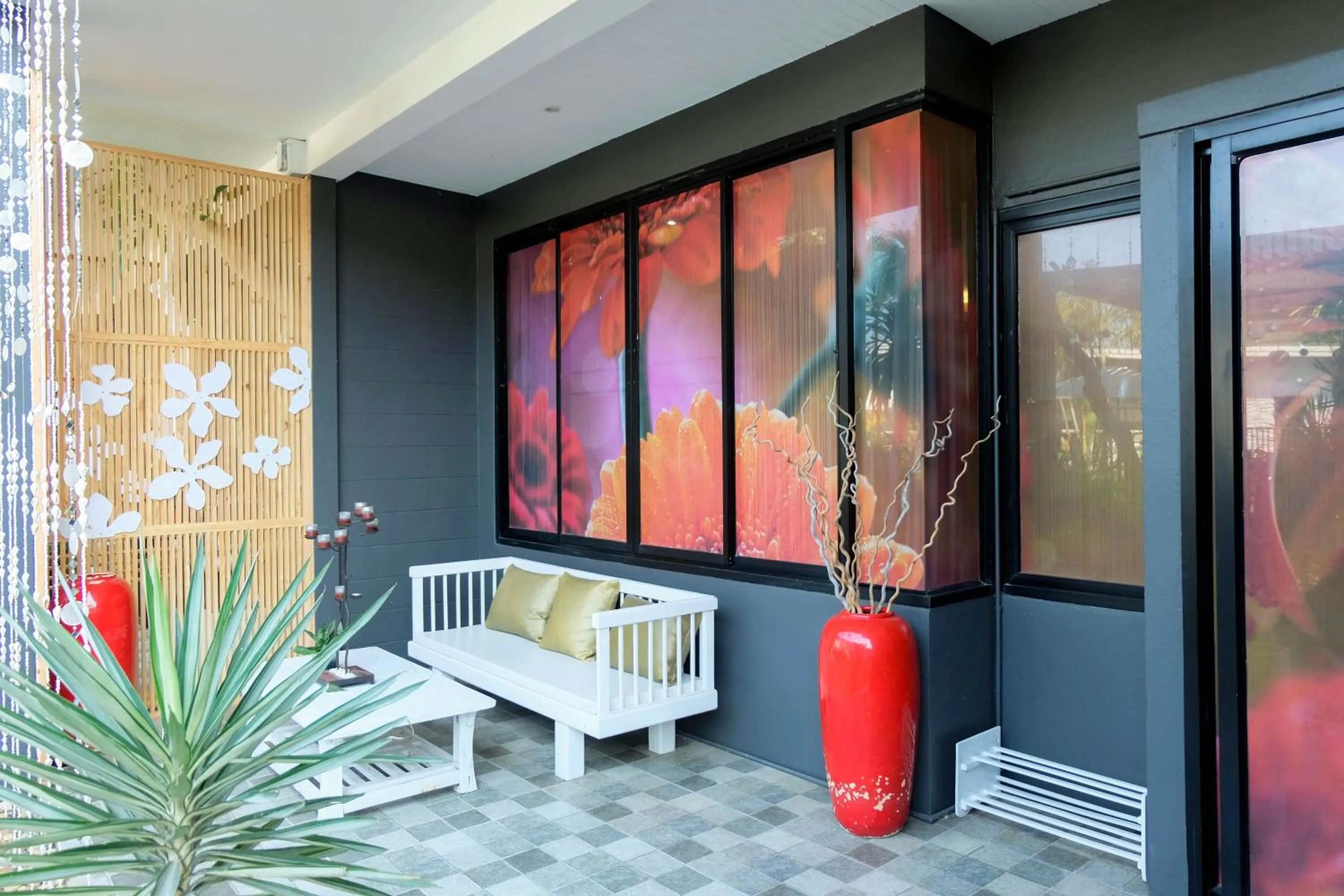 Patio in Baan Poon Garden