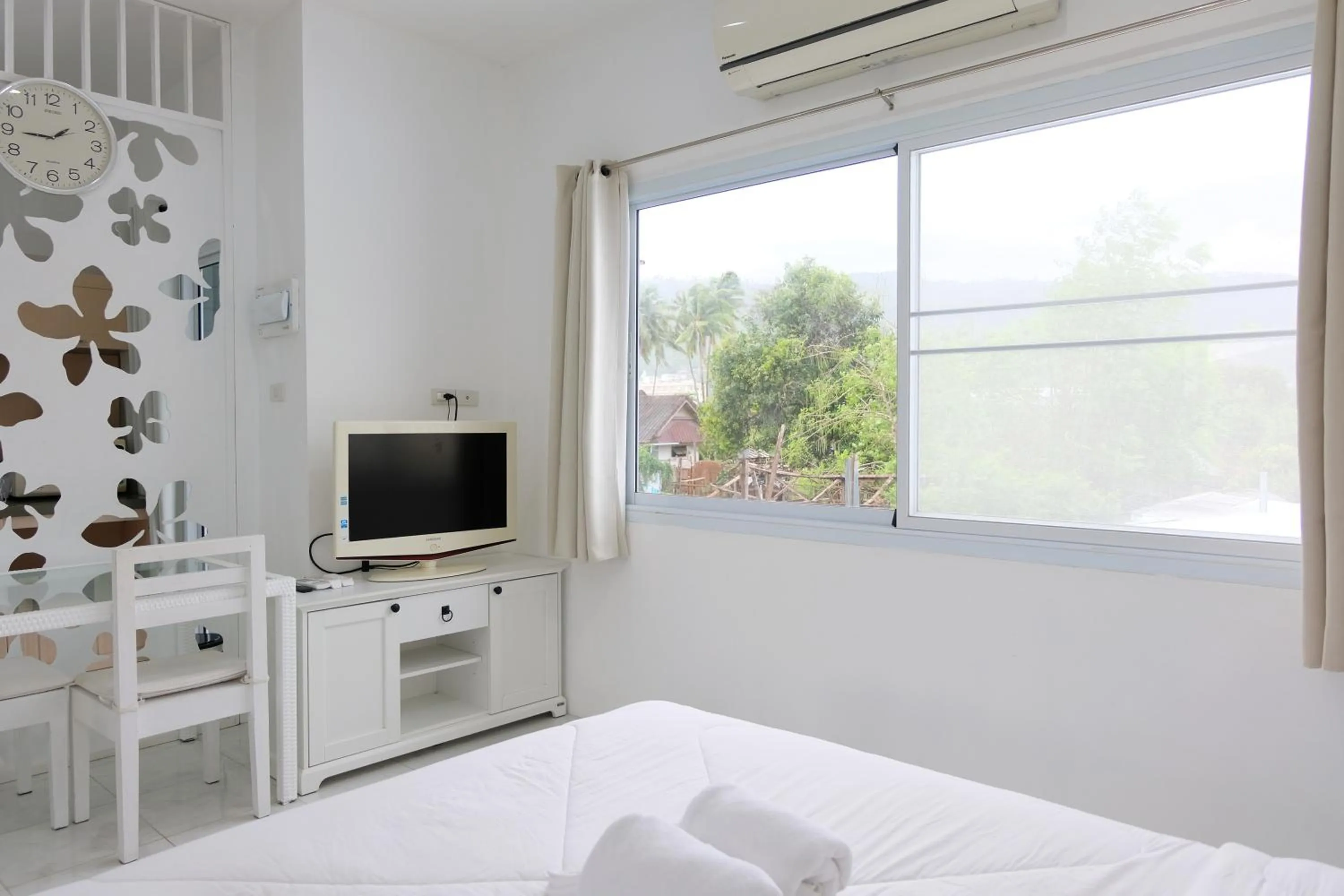 TV and multimedia, Bed in Baan Poon Garden
