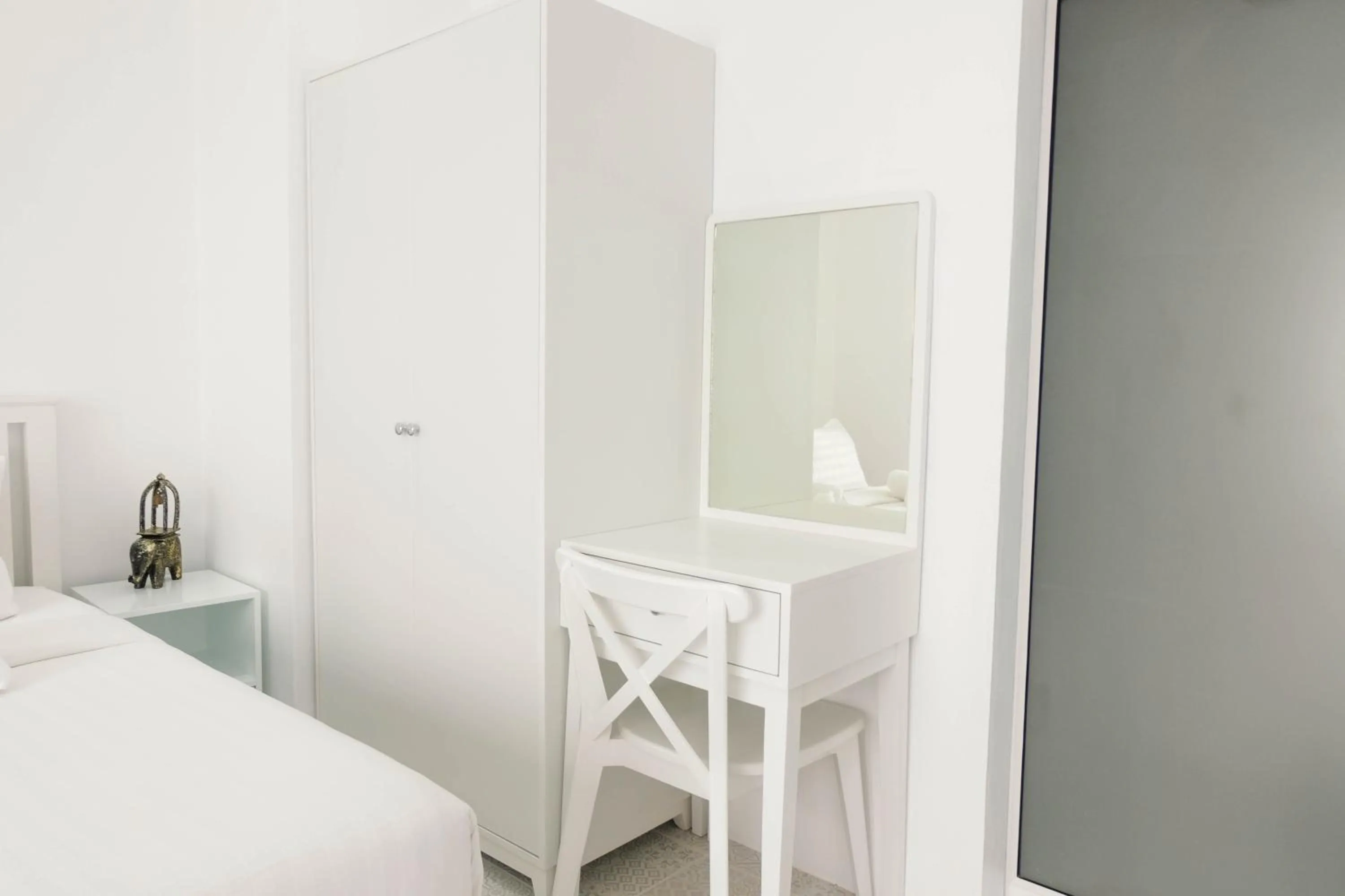 safe, Bed in Baan Poon Garden