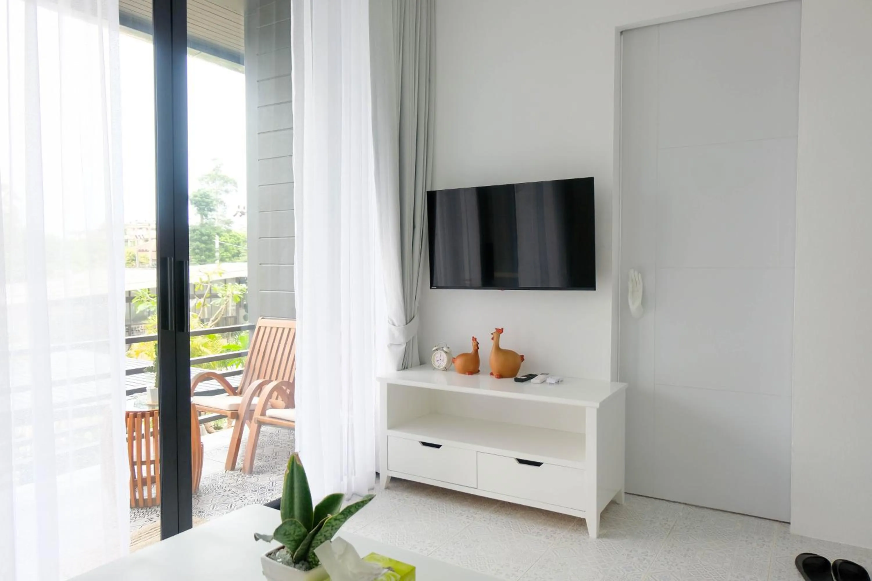 TV and multimedia in Baan Poon Garden