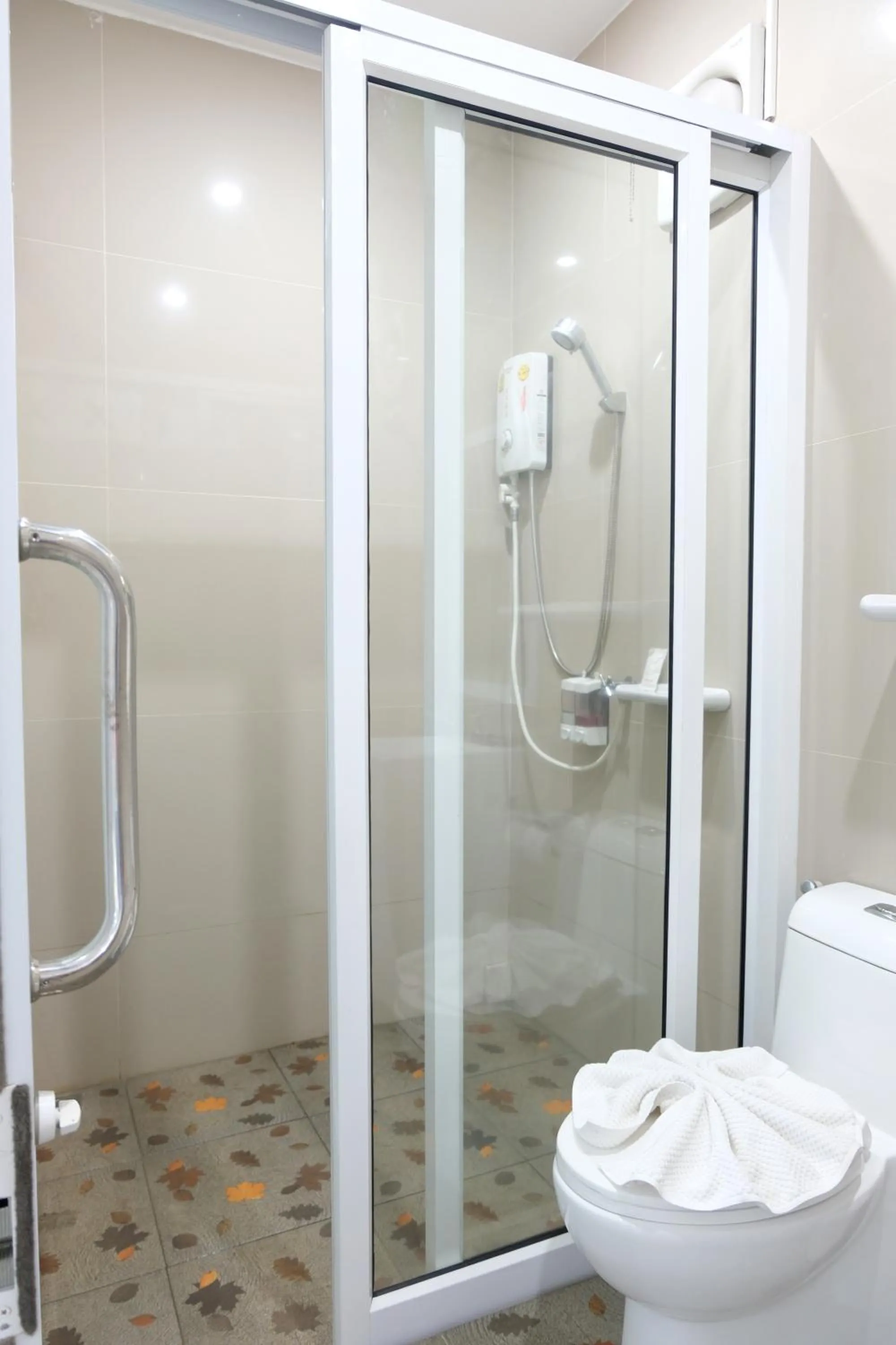 Shower in Baan Poon Garden