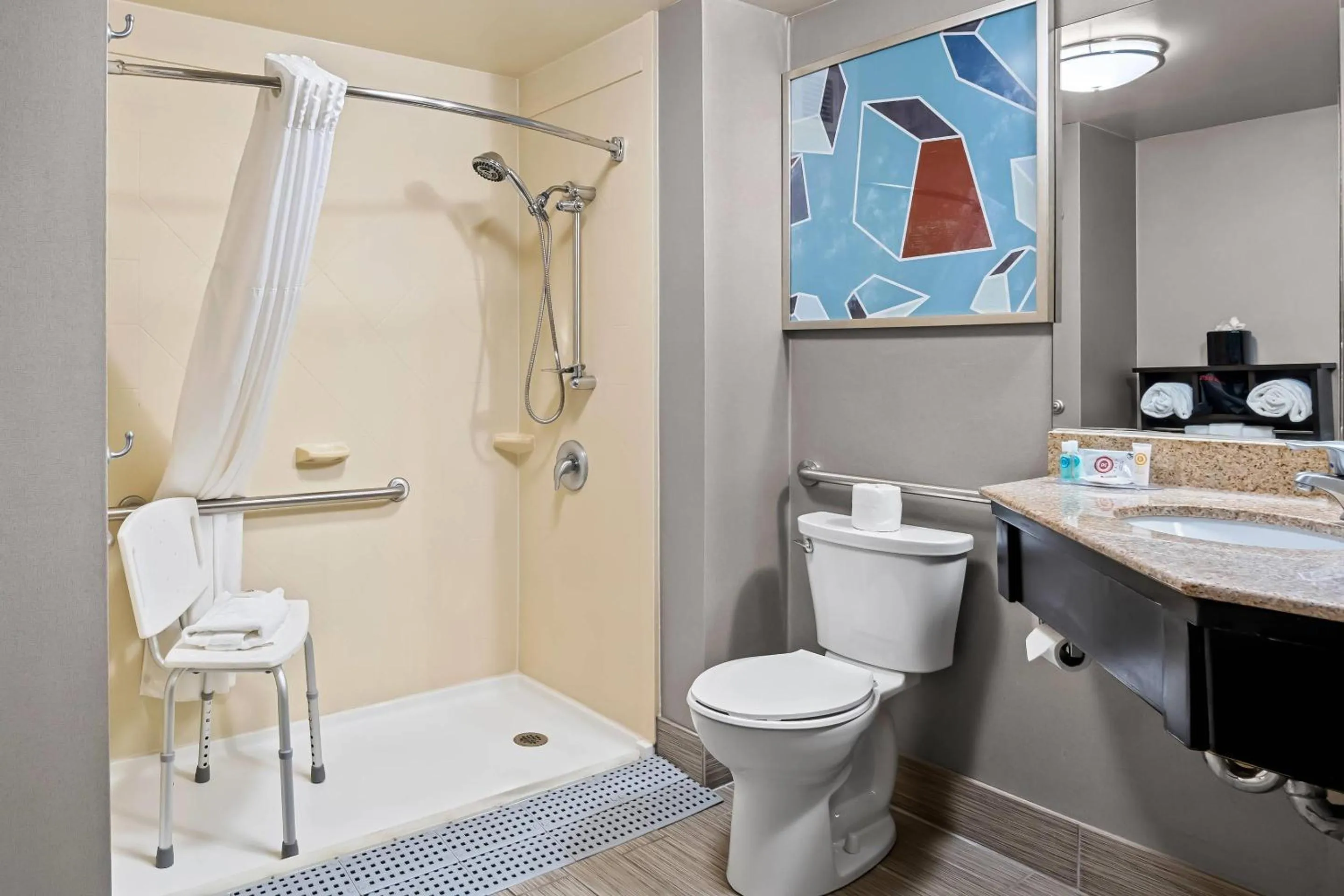 Bedroom in Comfort Inn Cadillac