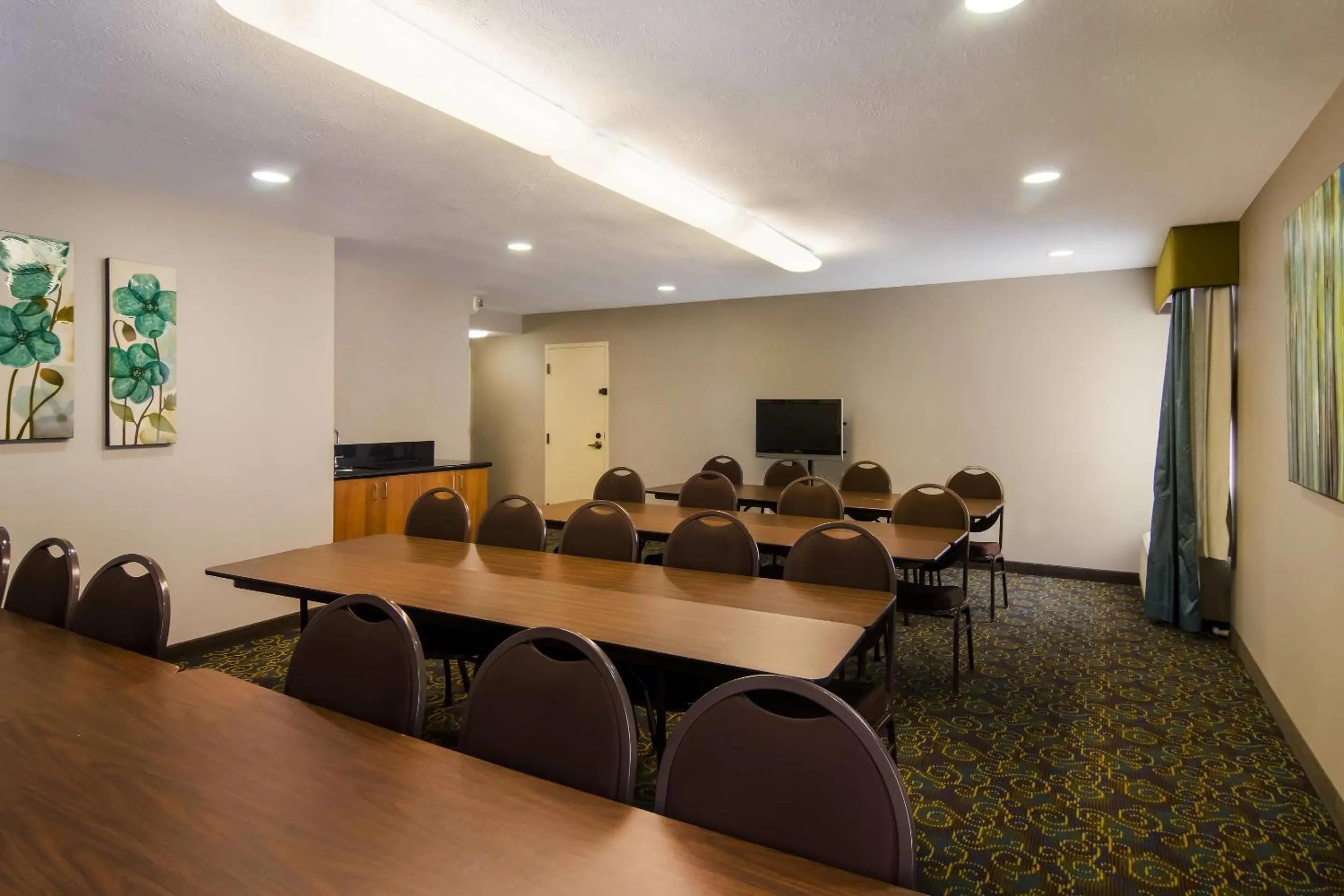 Meeting/conference room in Comfort Inn Cadillac