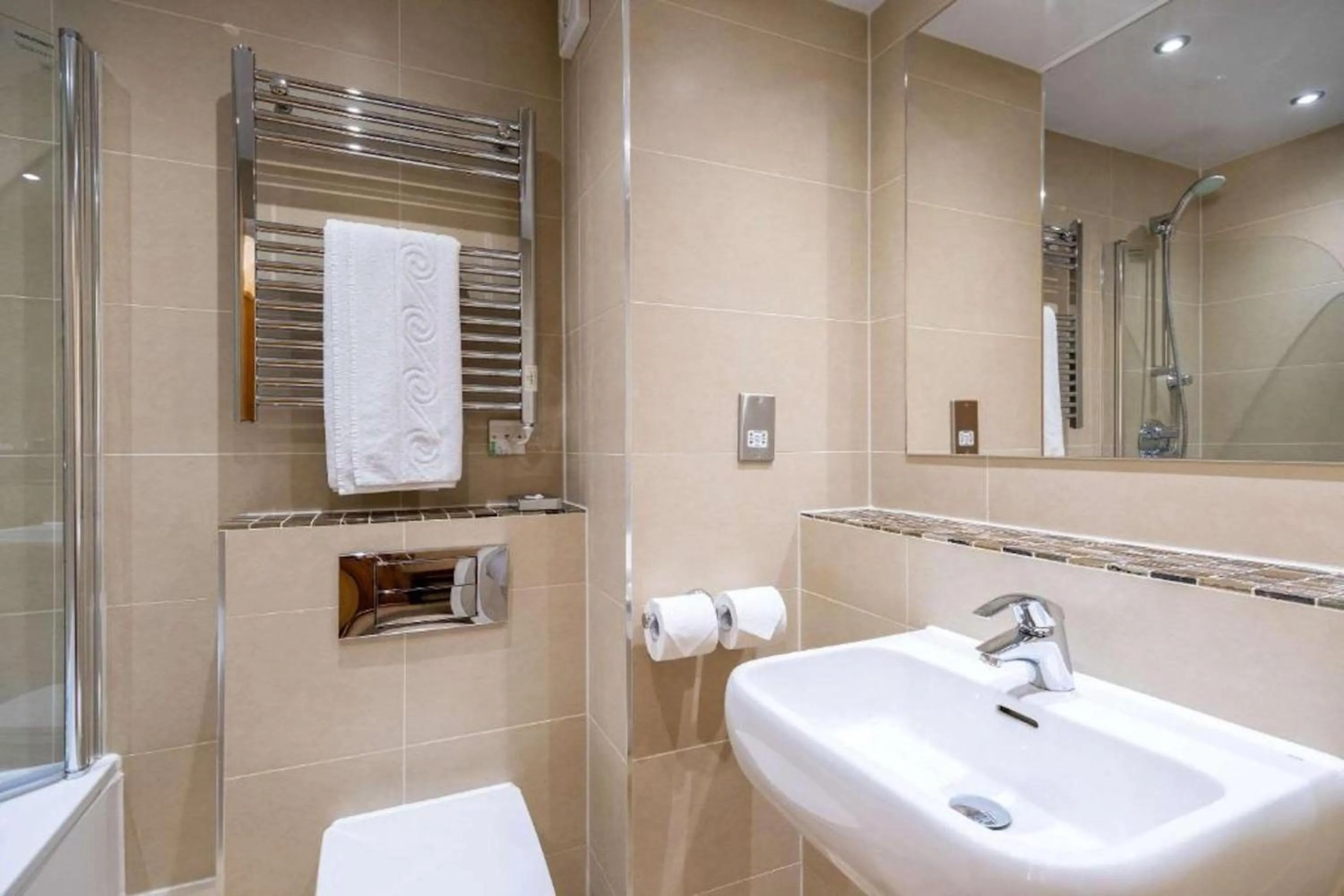 Photo of the whole room in Holiday Inn Newcastle South by IHG