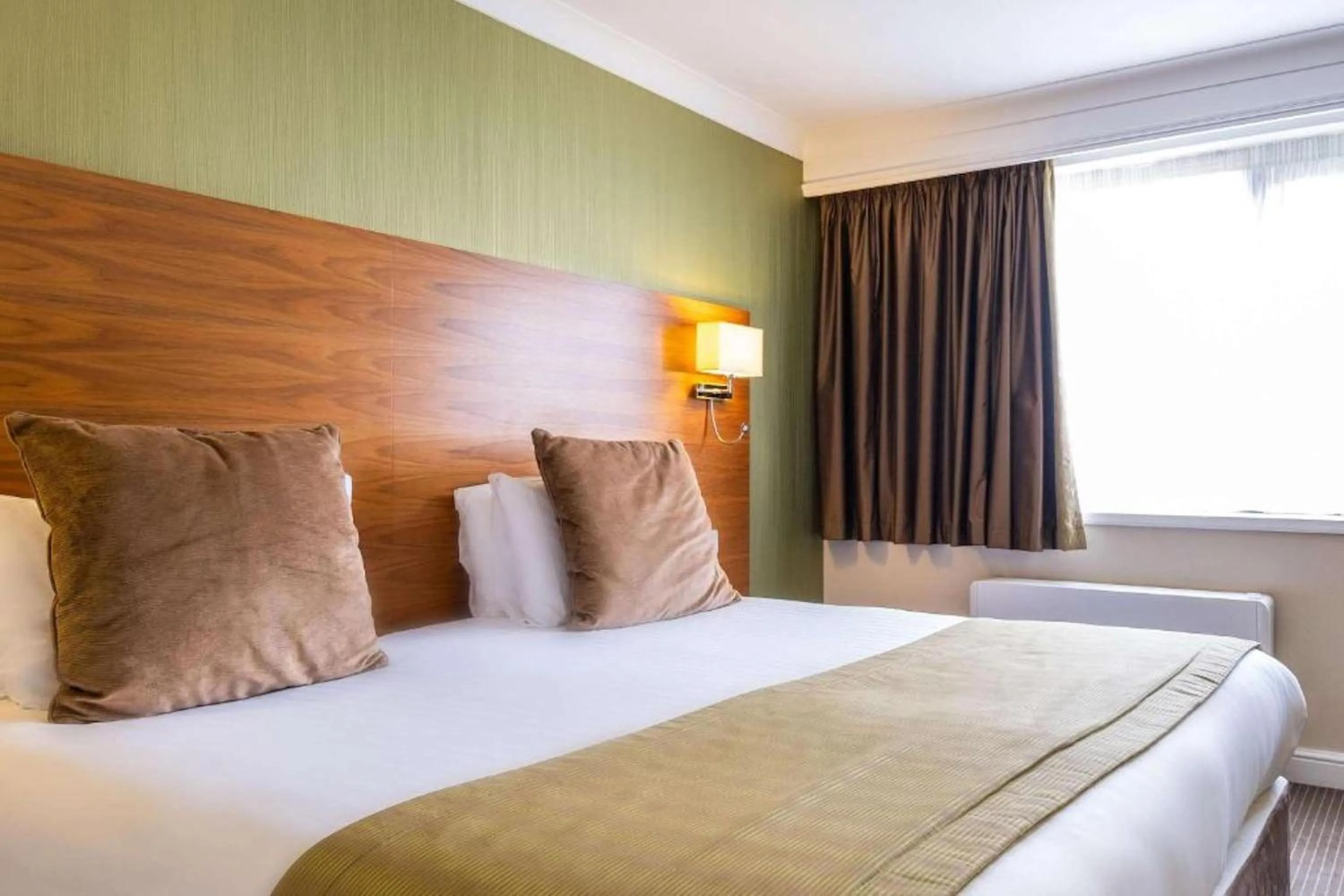 Photo of the whole room, Bed in Holiday Inn Newcastle South by IHG