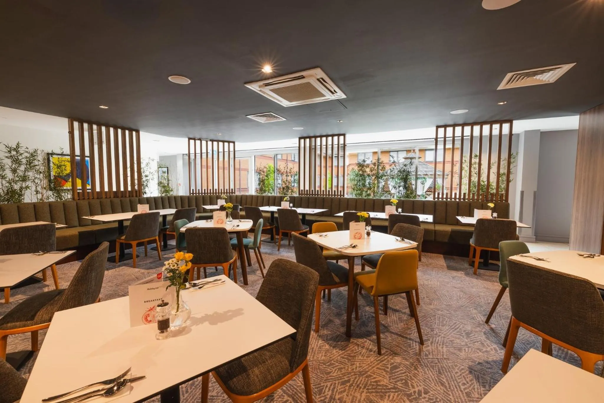 Restaurant/places to eat in Holiday Inn Newcastle South by IHG