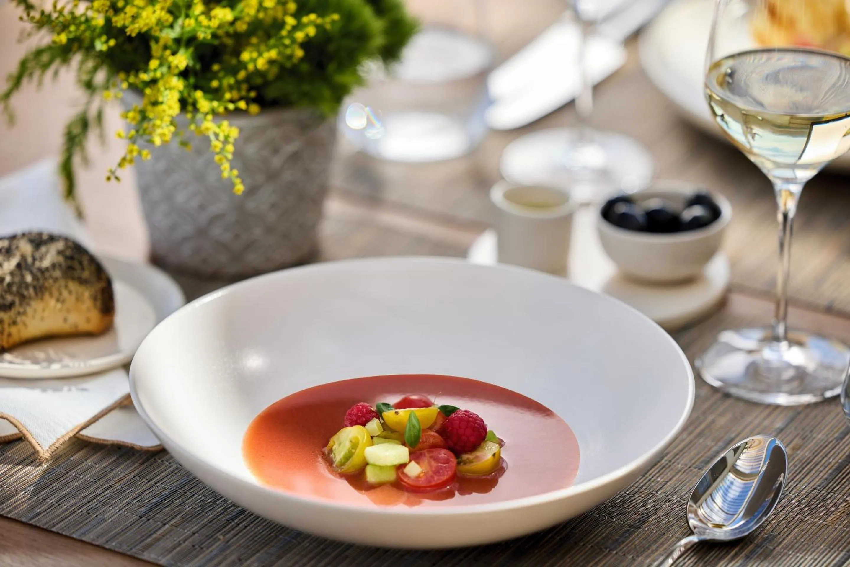 Restaurant/places to eat in Ikos Andalusia