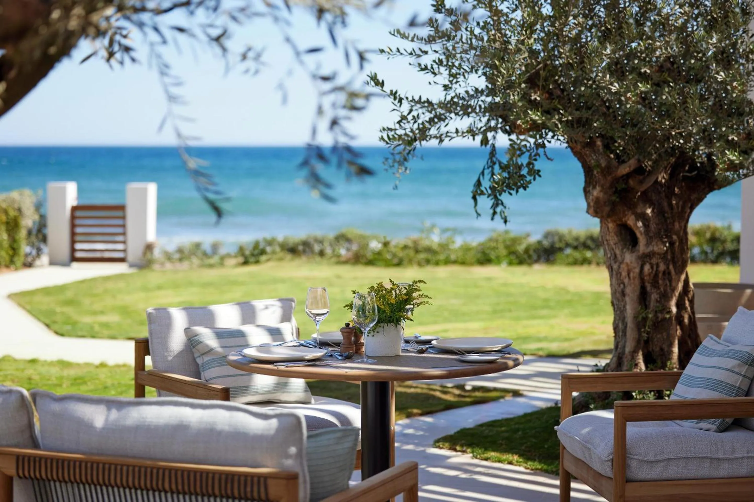 Restaurant/places to eat in Ikos Andalusia