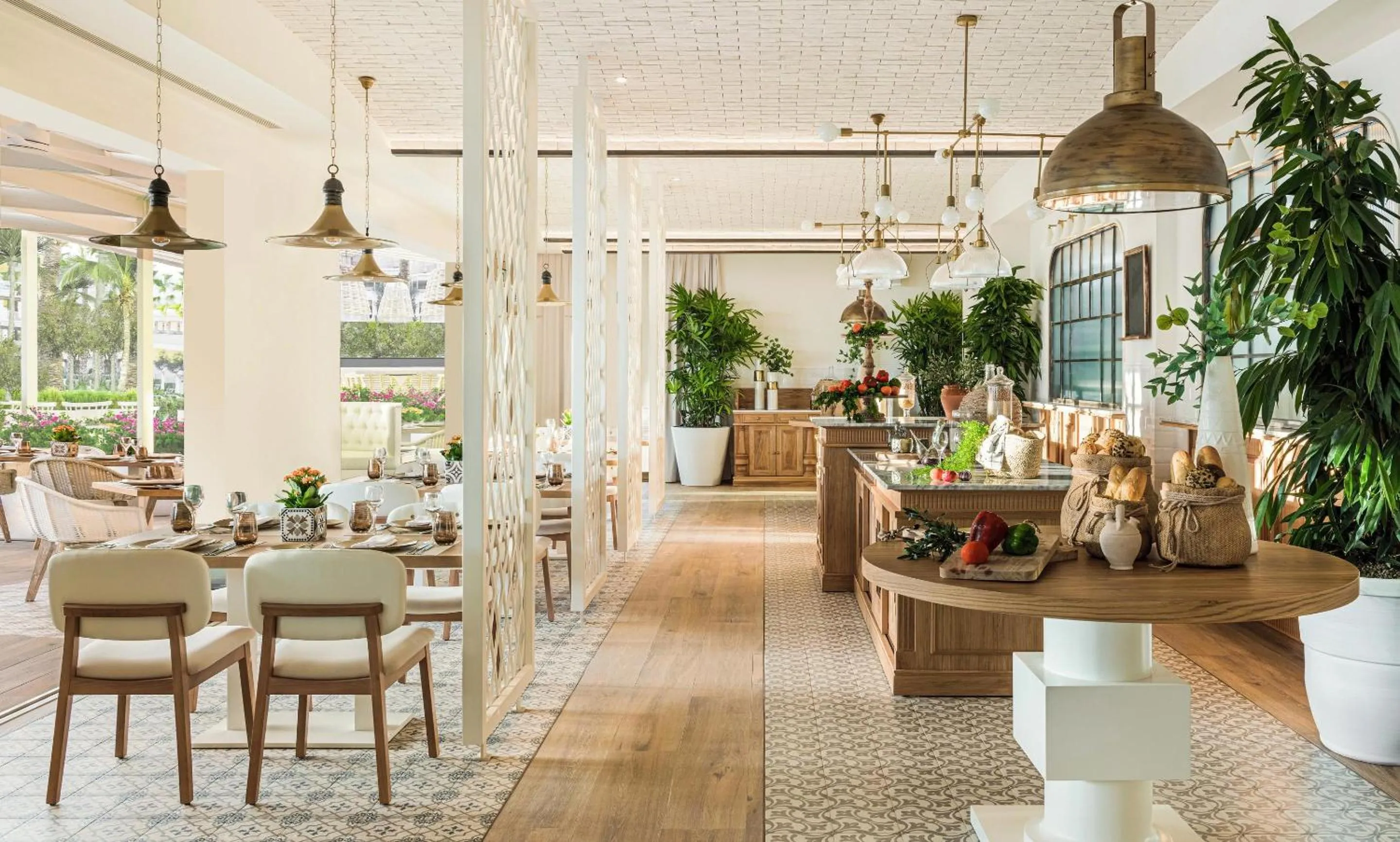 Restaurant/places to eat in Ikos Andalusia