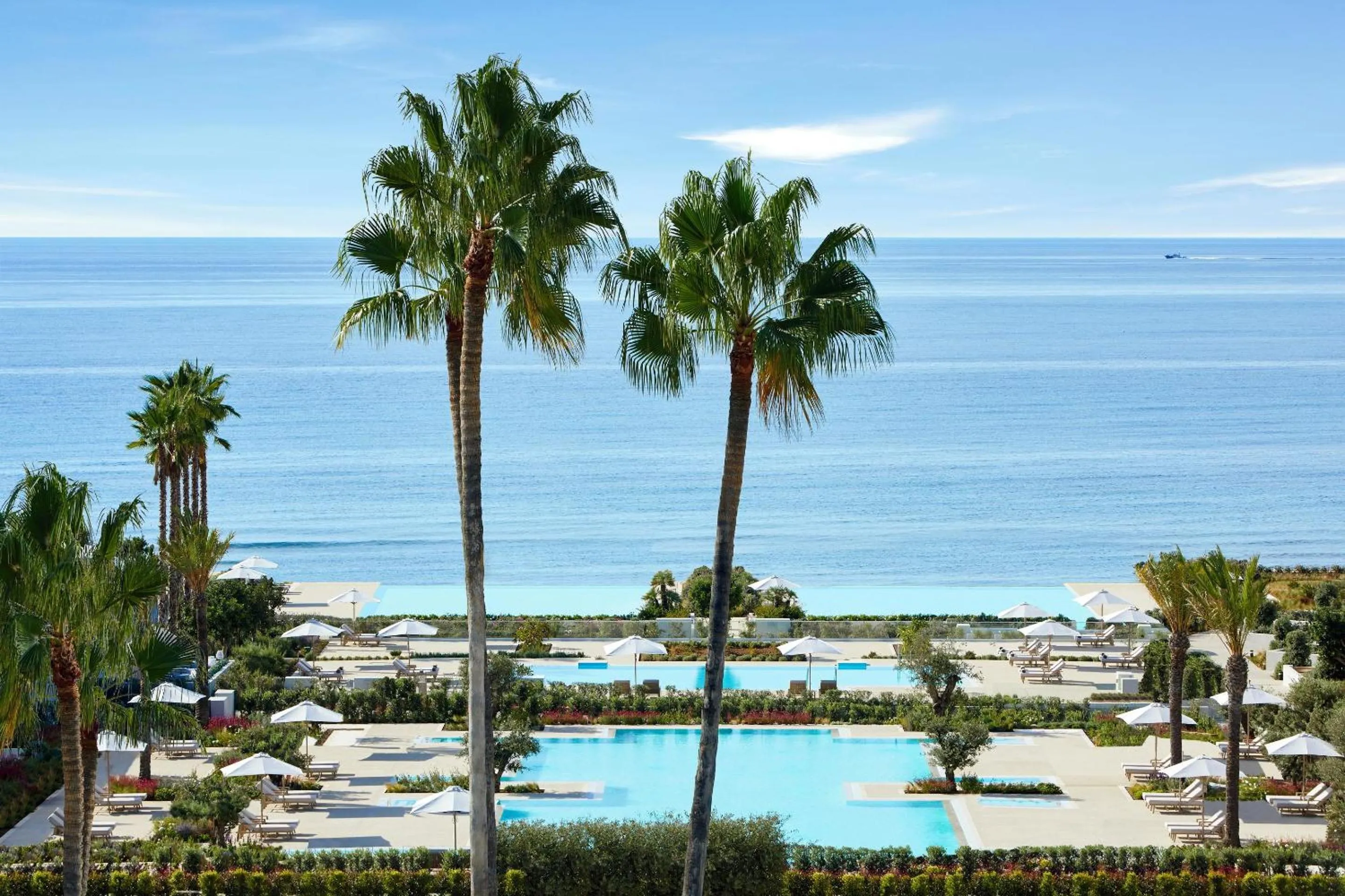 Swimming pool in Ikos Andalusia