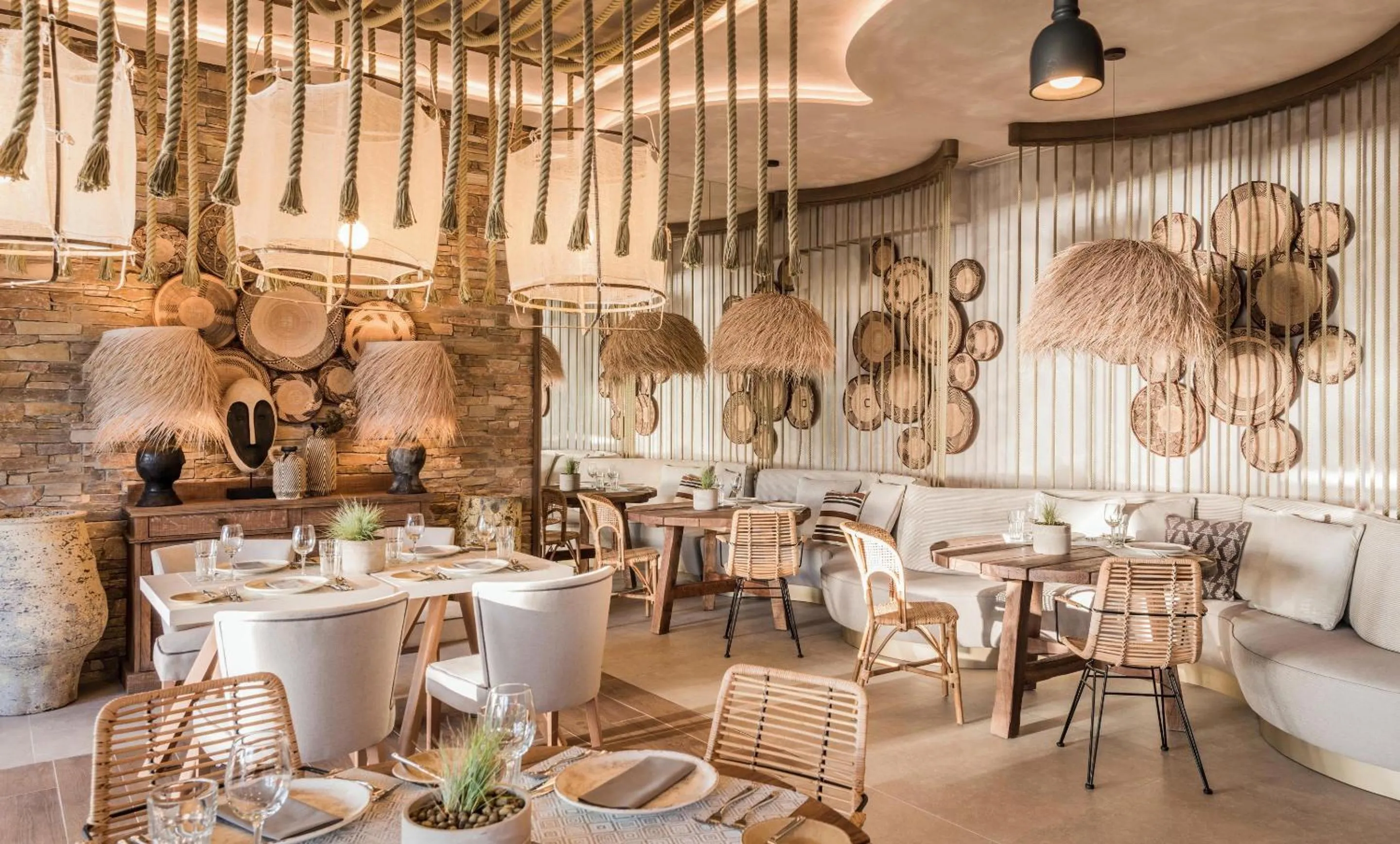 Restaurant/places to eat in Ikos Andalusia