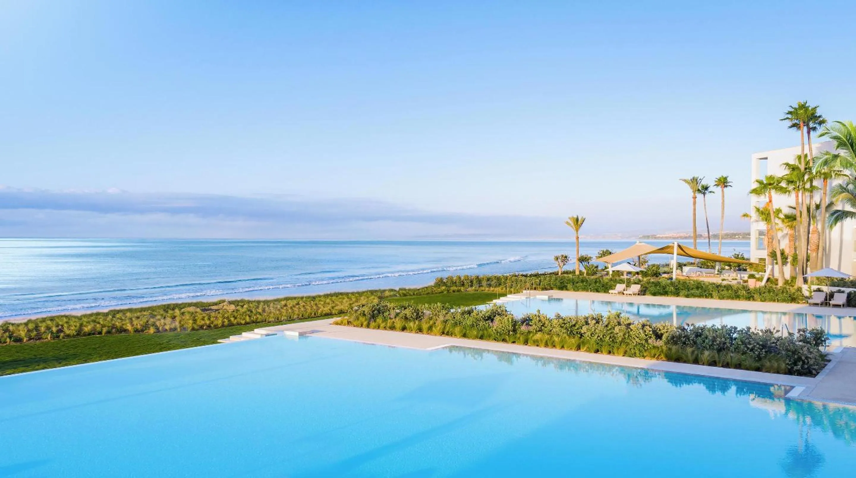 Swimming pool in Ikos Andalusia