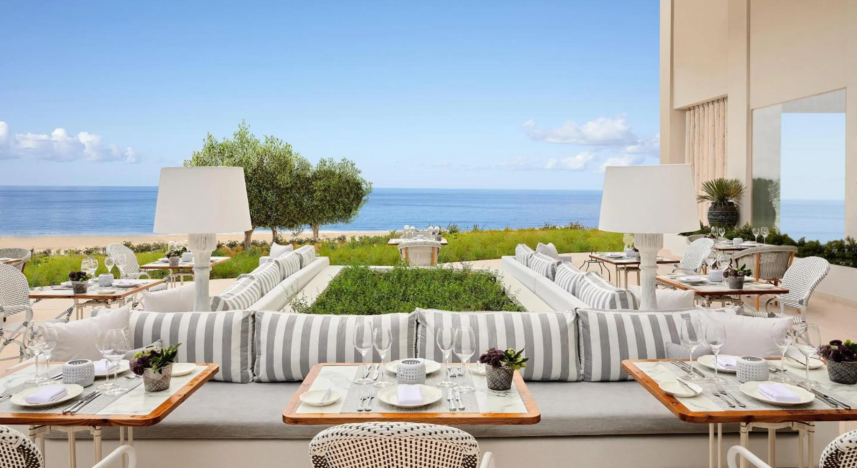 Restaurant/places to eat in Ikos Andalusia