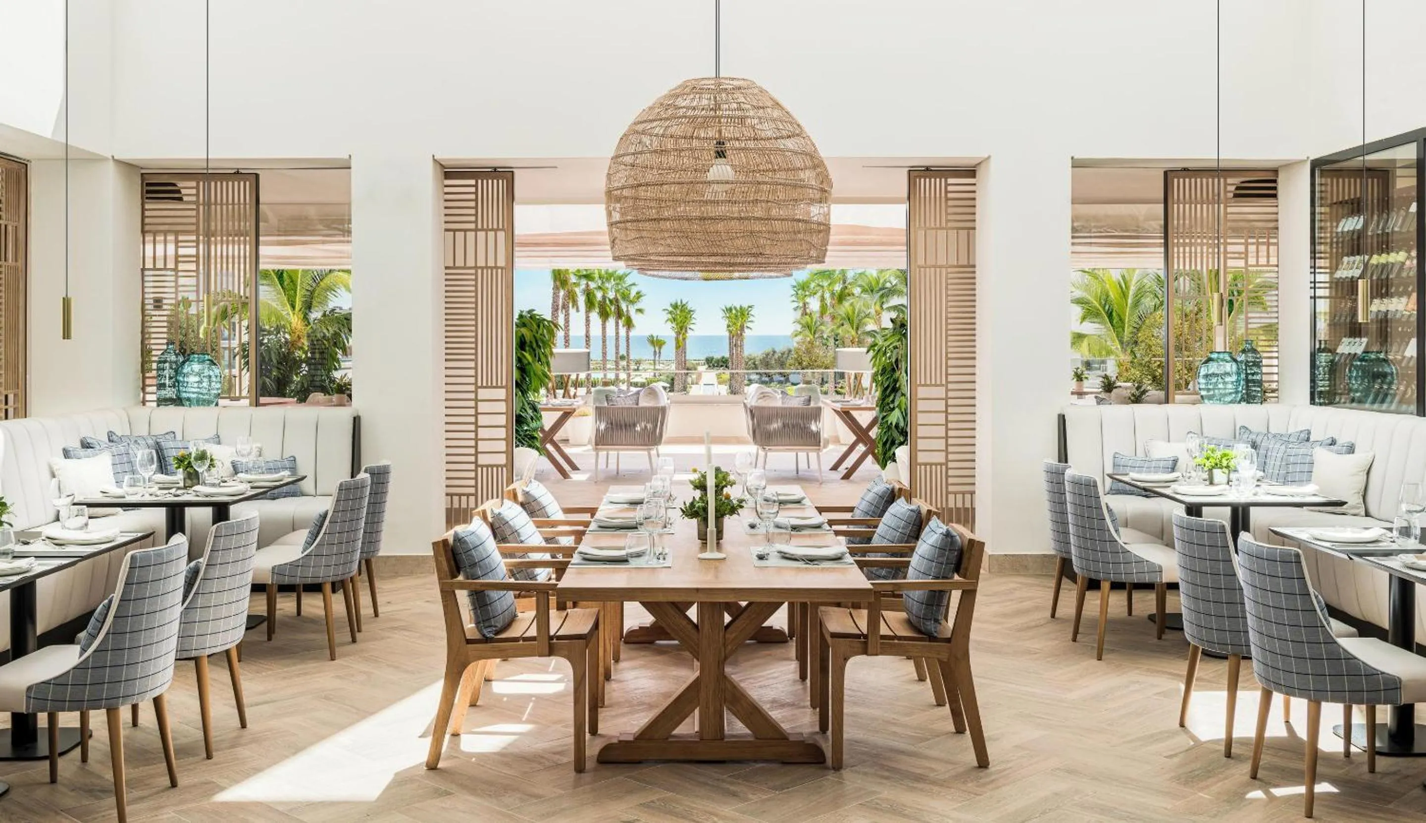 Restaurant/places to eat in Ikos Andalusia