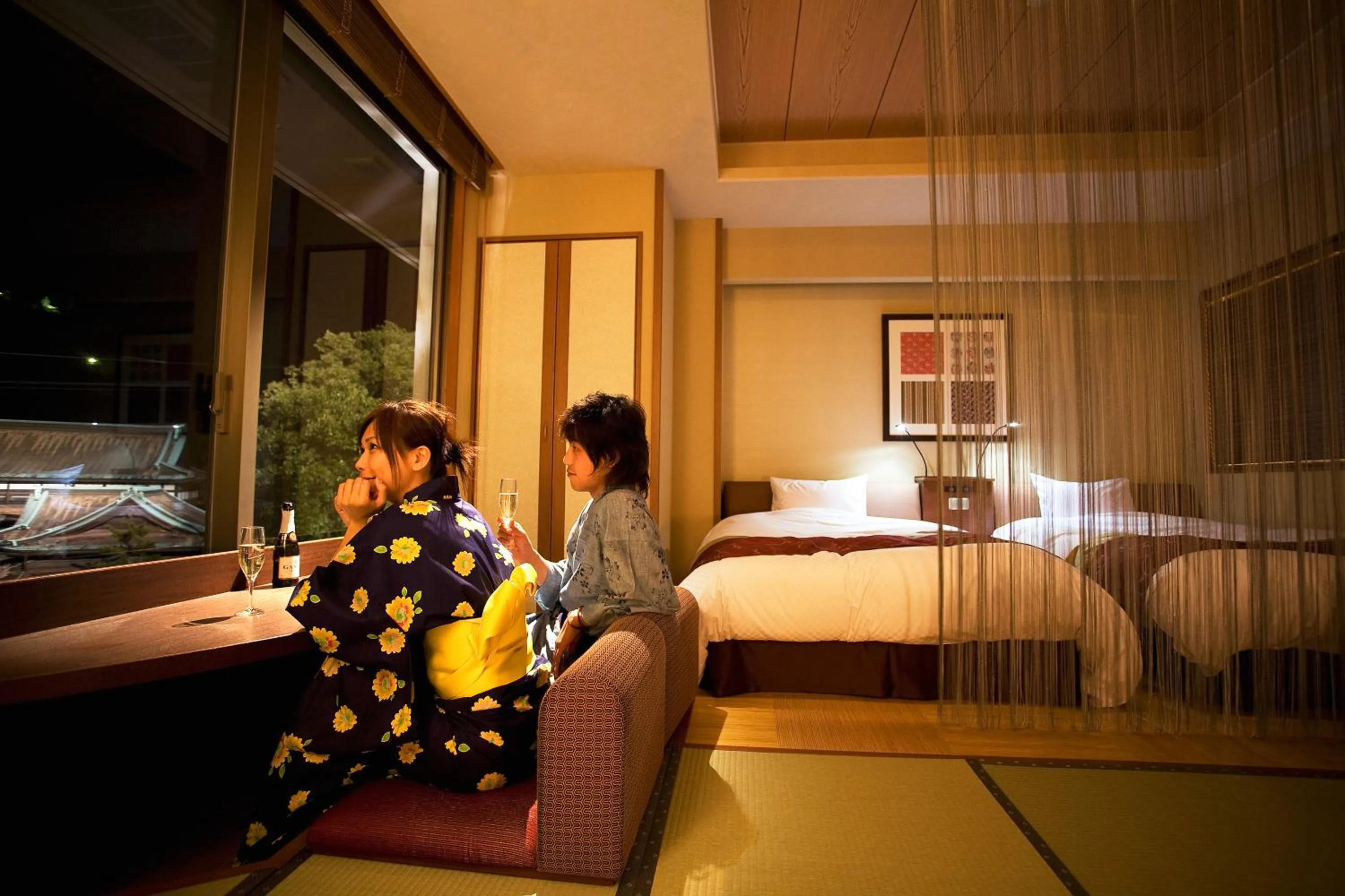 People, Bed in Kotohira Grand Hotel Sakuranosho