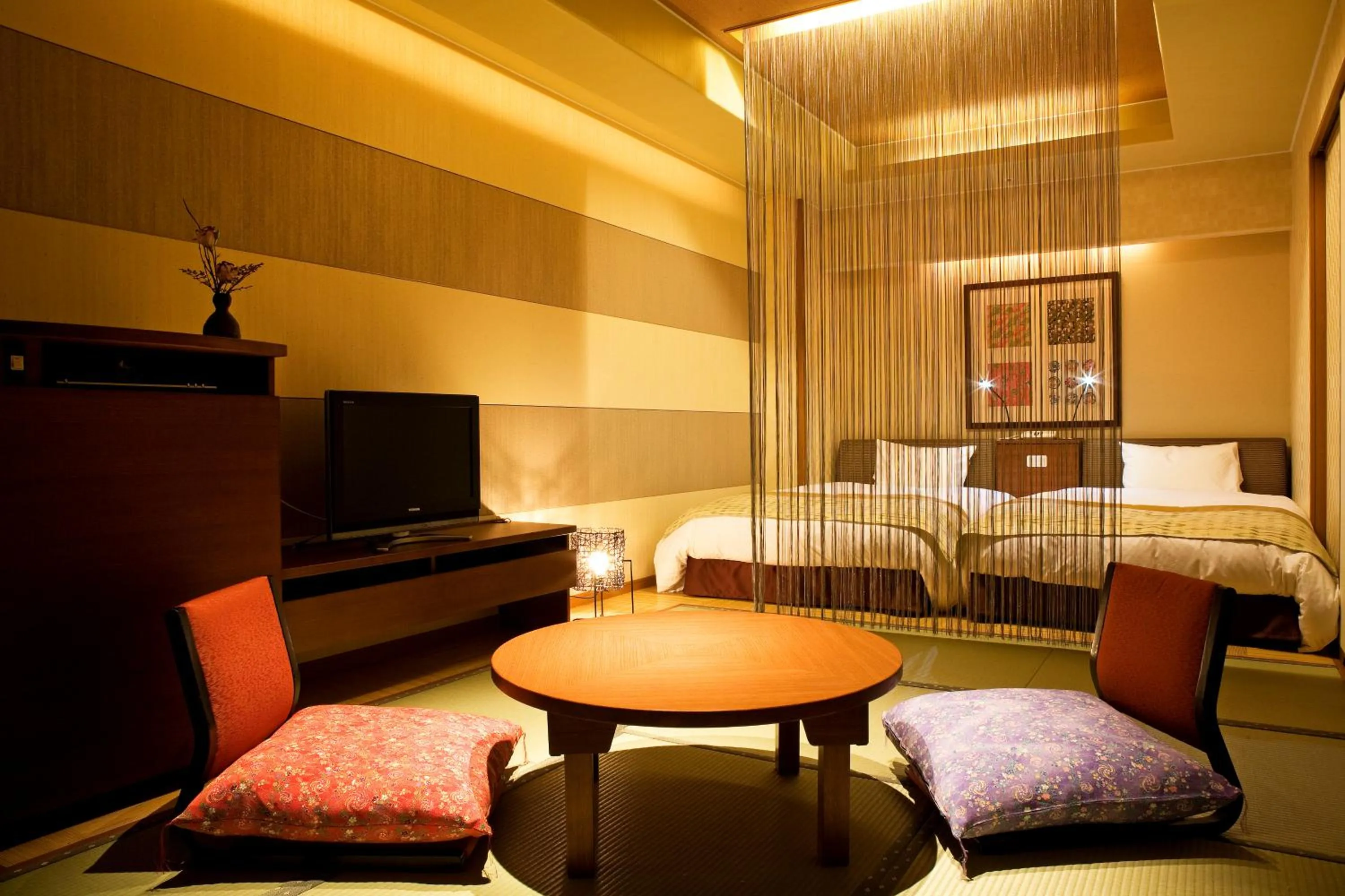 Photo of the whole room, Bed in Kotohira Grand Hotel Sakuranosho