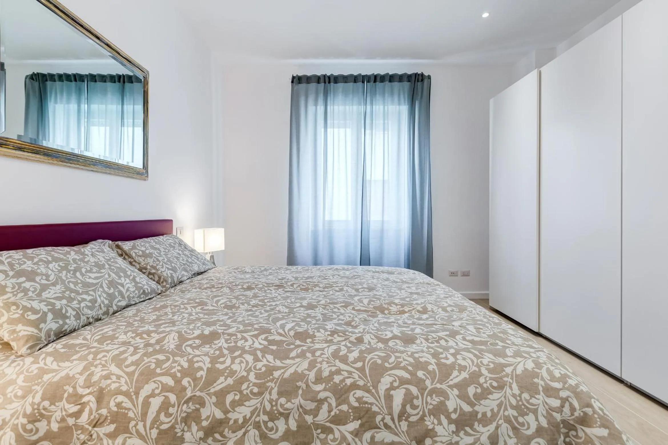 Bed in Lovely 3 rooms apartment close Trastevere Station