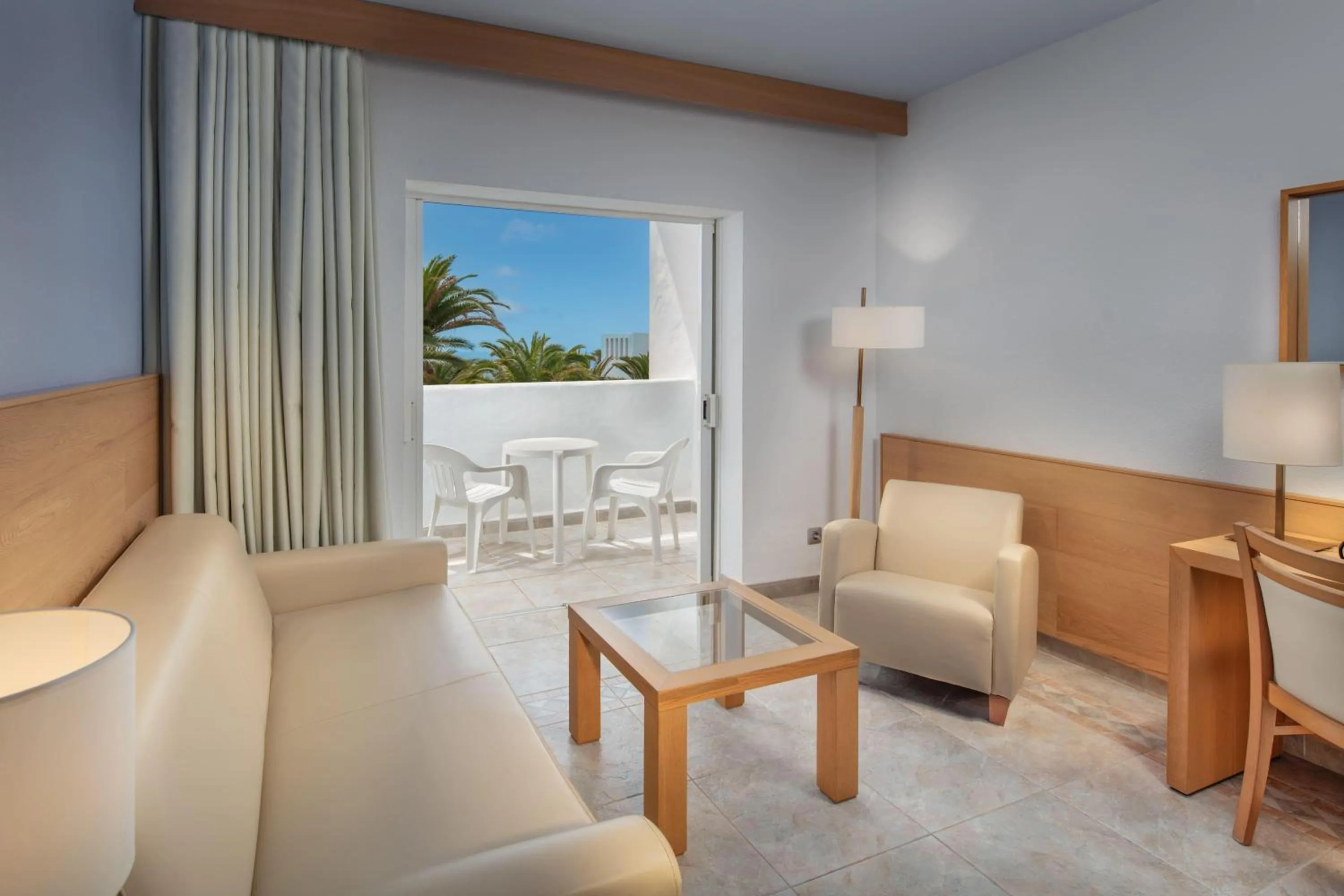 Photo of the whole room in Club Jandía Princess