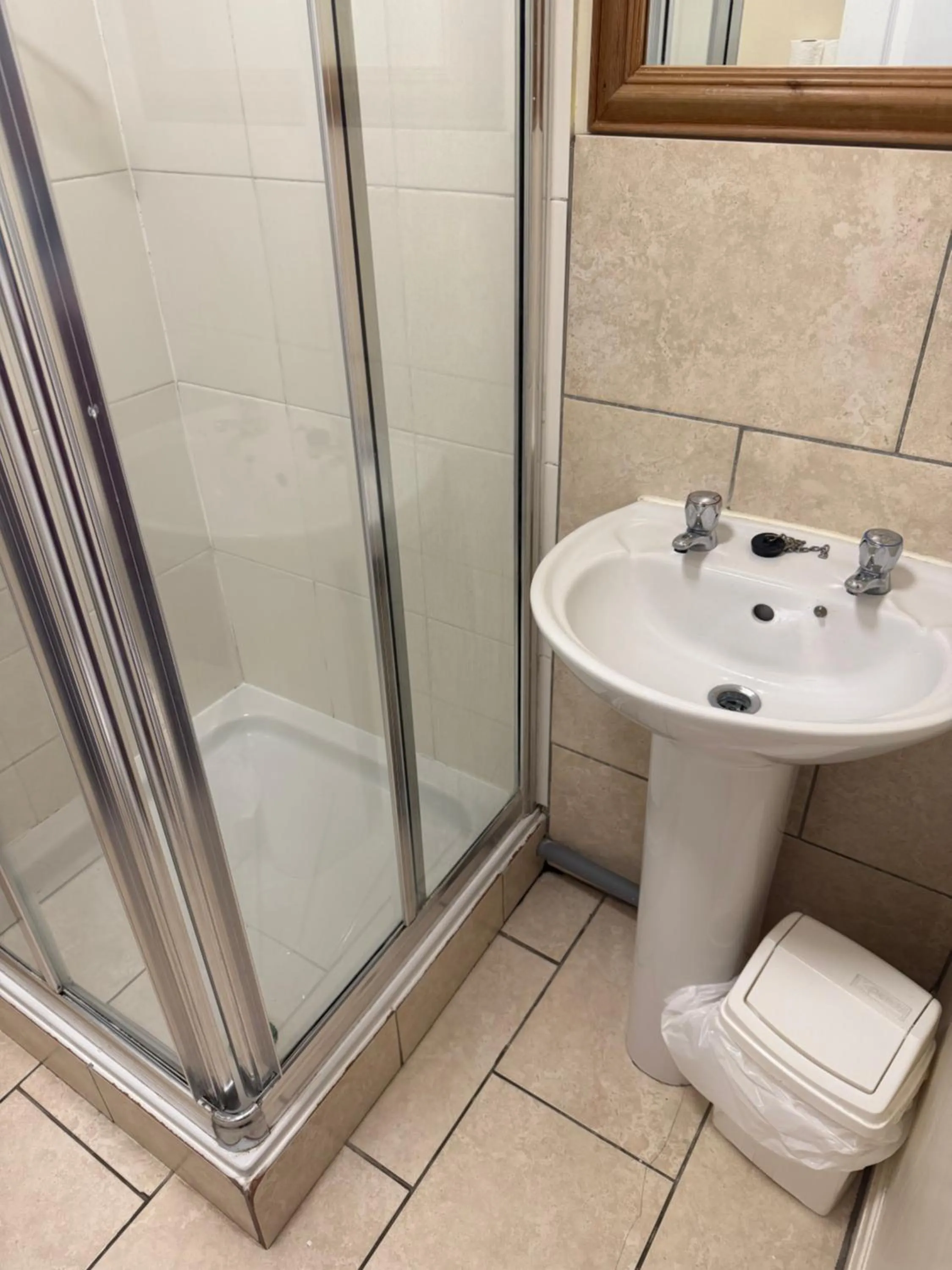 Bathroom in Wentworth arms