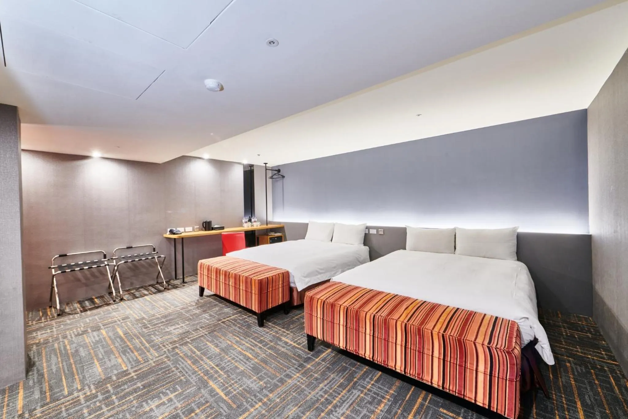 Photo of the whole room, Bed in Hotel Leisure 台中輕行旅