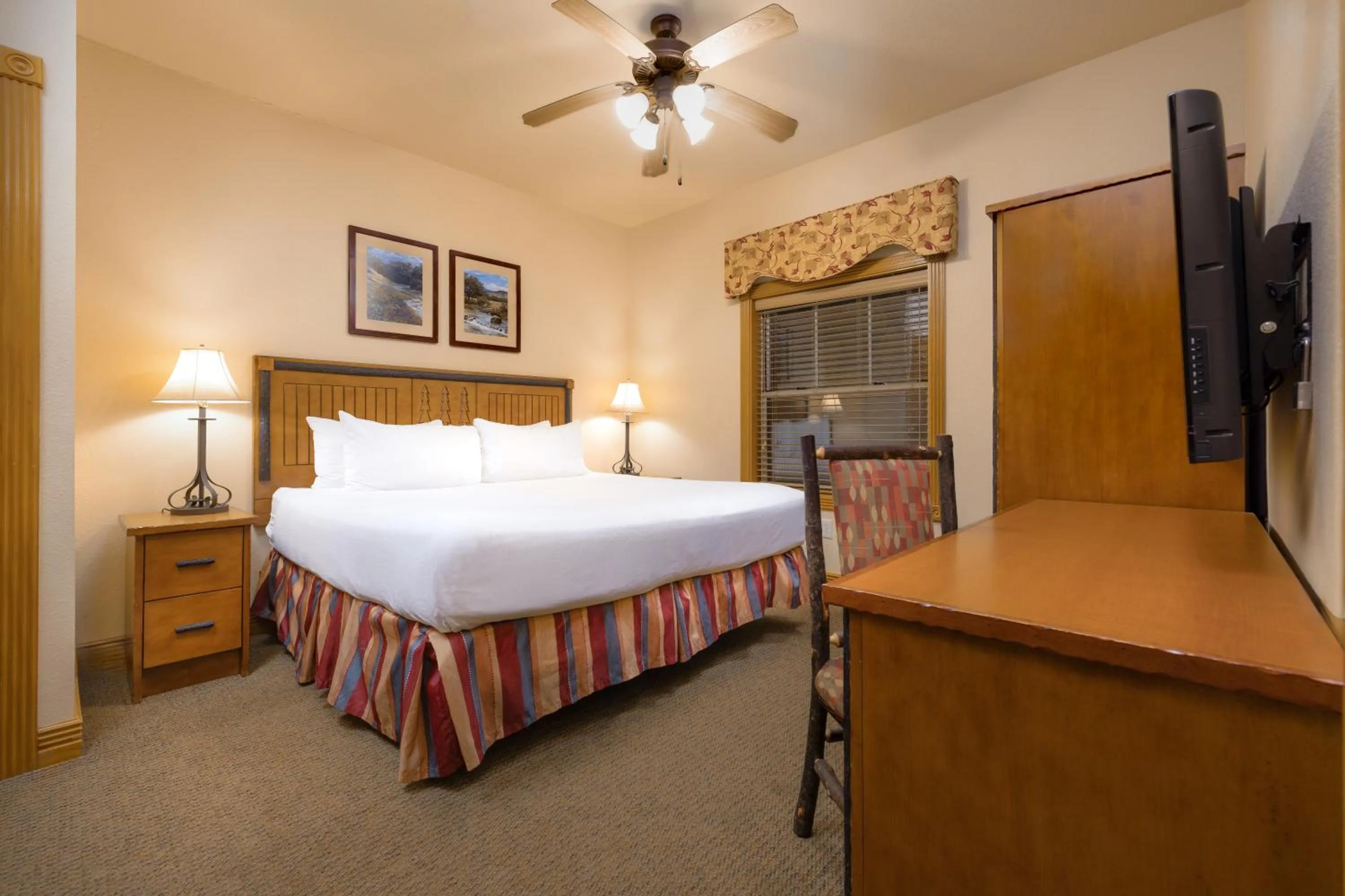 Bedroom, Bed in Westgate Branson Woods Resort