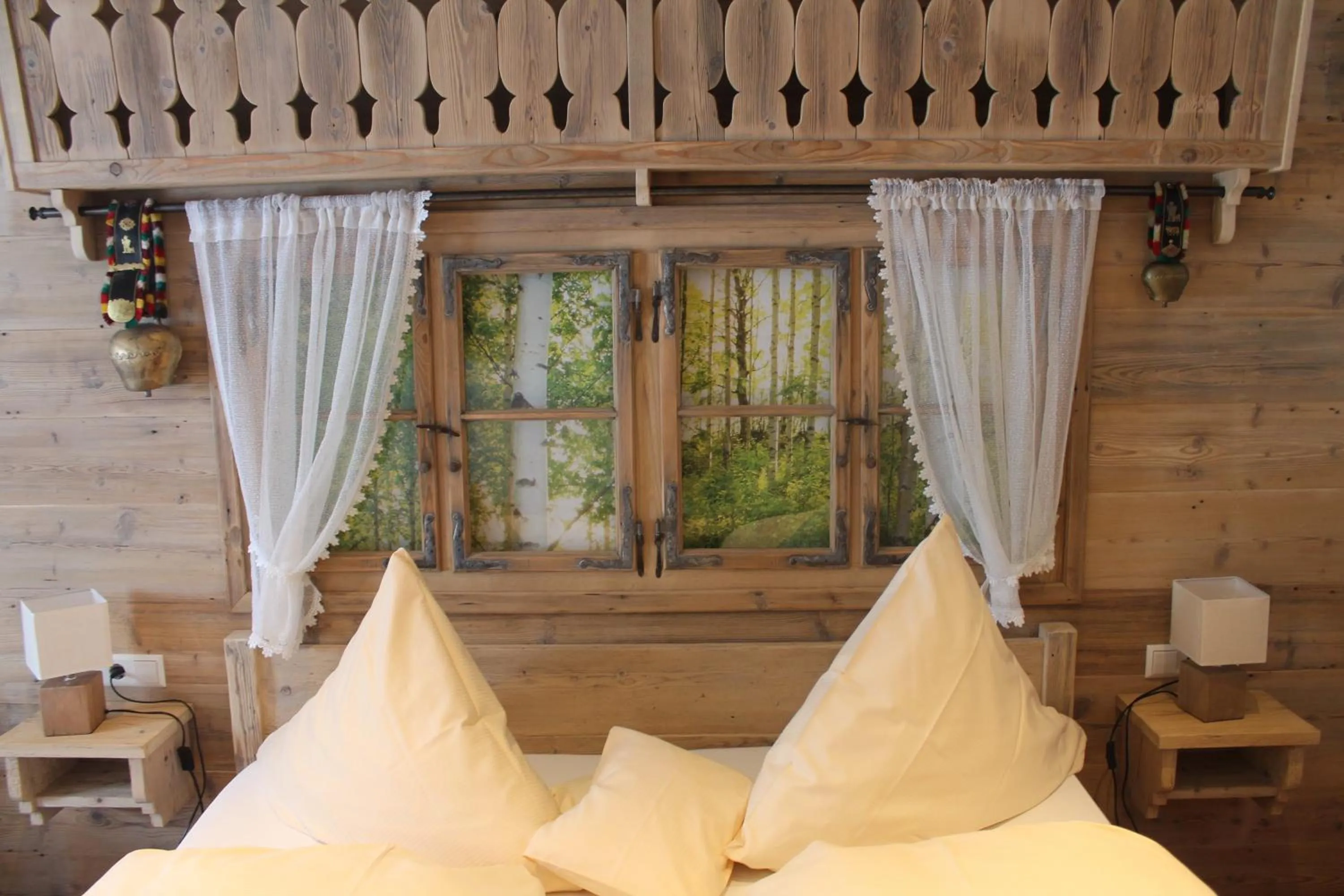 Coffee/tea facilities, Bed in Hotel & Restaurant Grüner Baum - Die Grüne Oase Am Feldberg