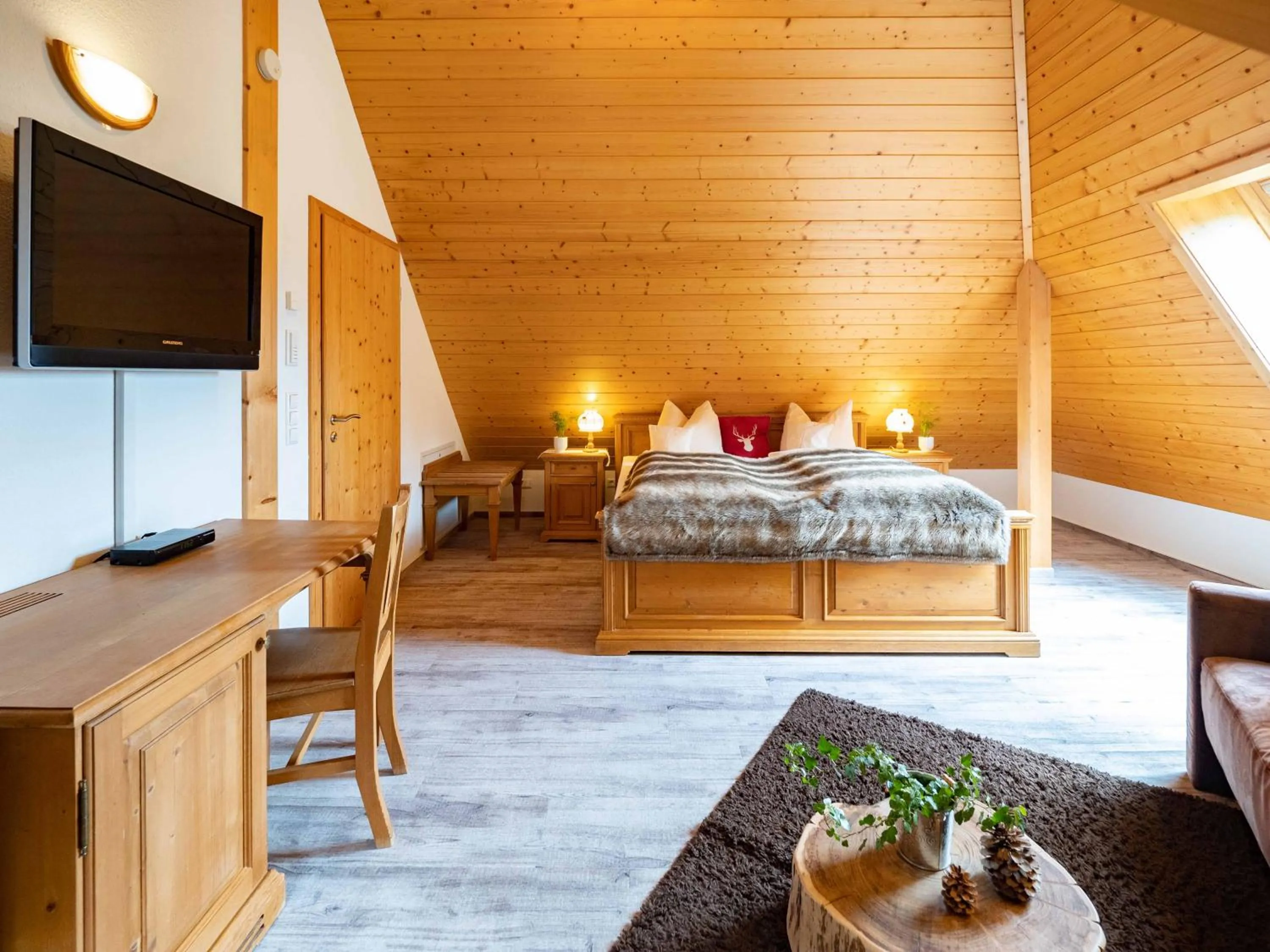 Bed in Hotel & Restaurant Grüner Baum - Die Grüne Oase Am Feldberg