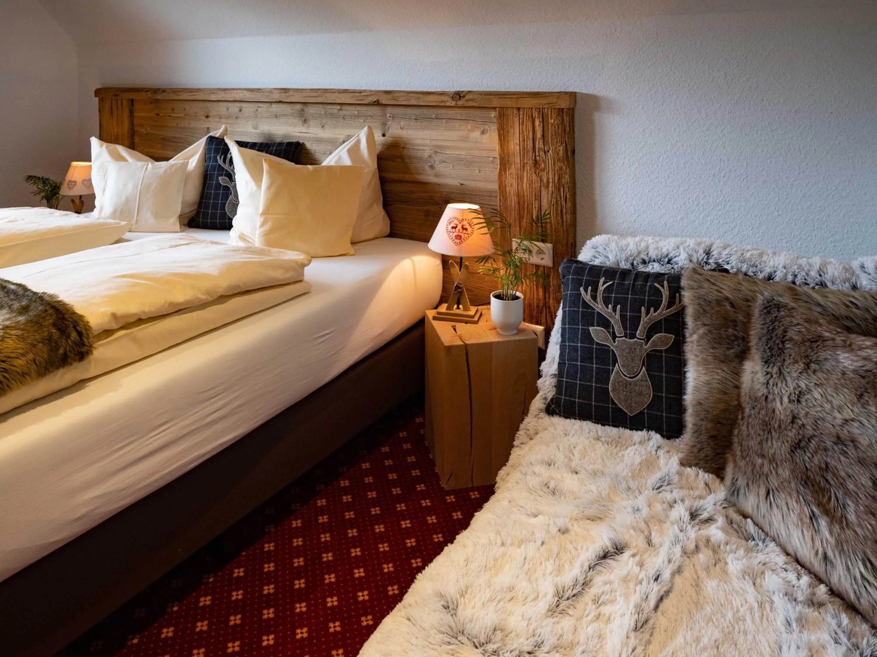 Photo of the whole room, Bed in Hotel & Restaurant Grüner Baum - Die Grüne Oase Am Feldberg