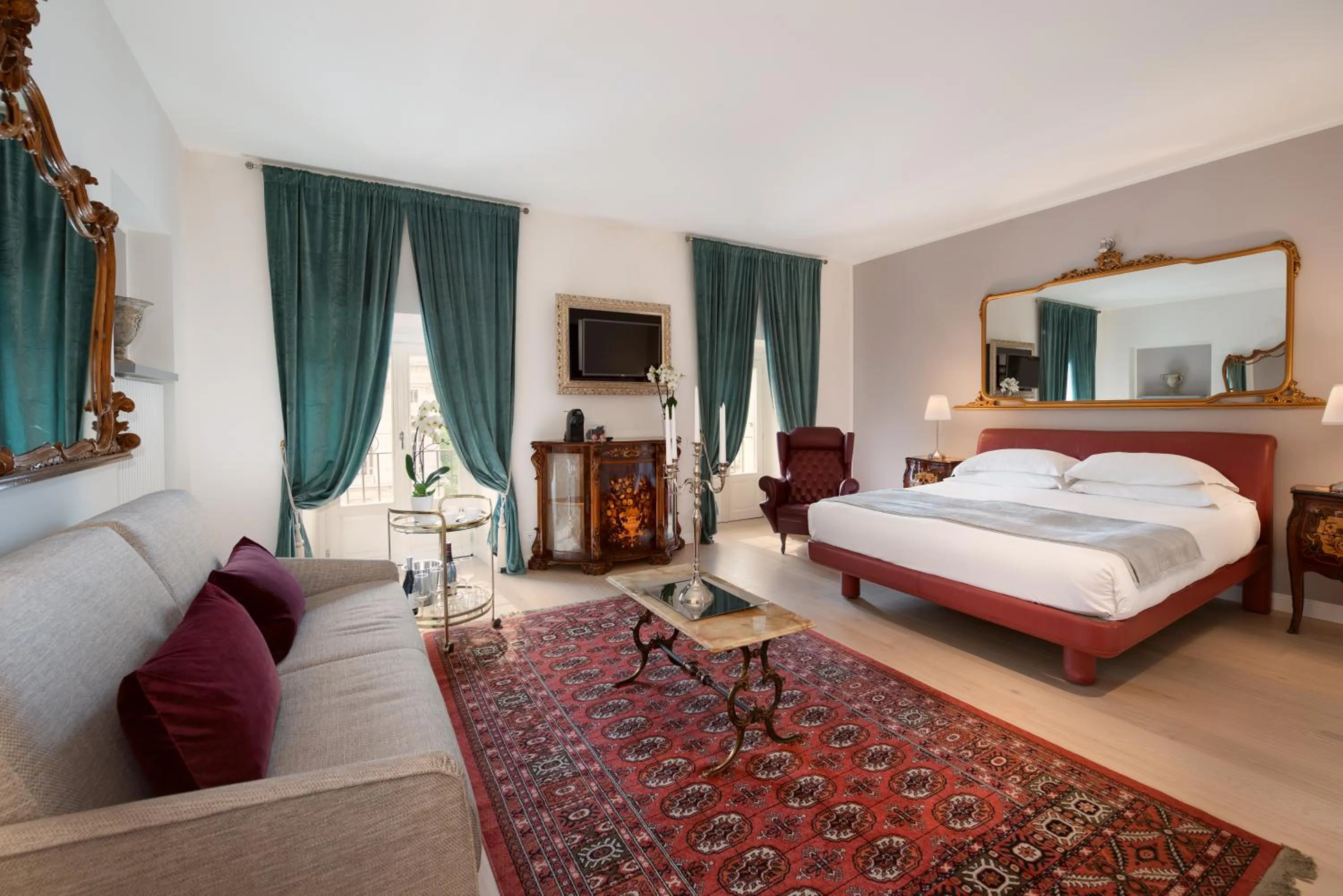 Photo of the whole room, Bed in Corte Realdi Luxury Rooms Torino