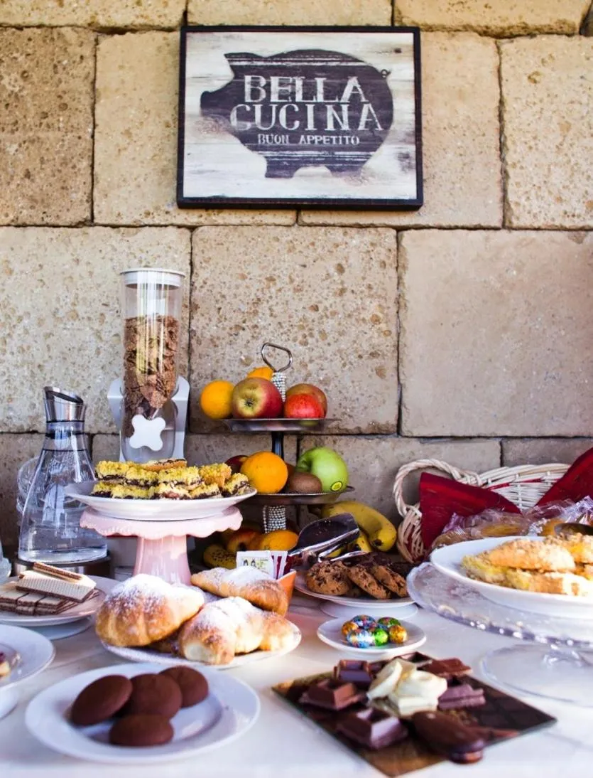 Food and drinks in Al Vecchio Fontanile B&B