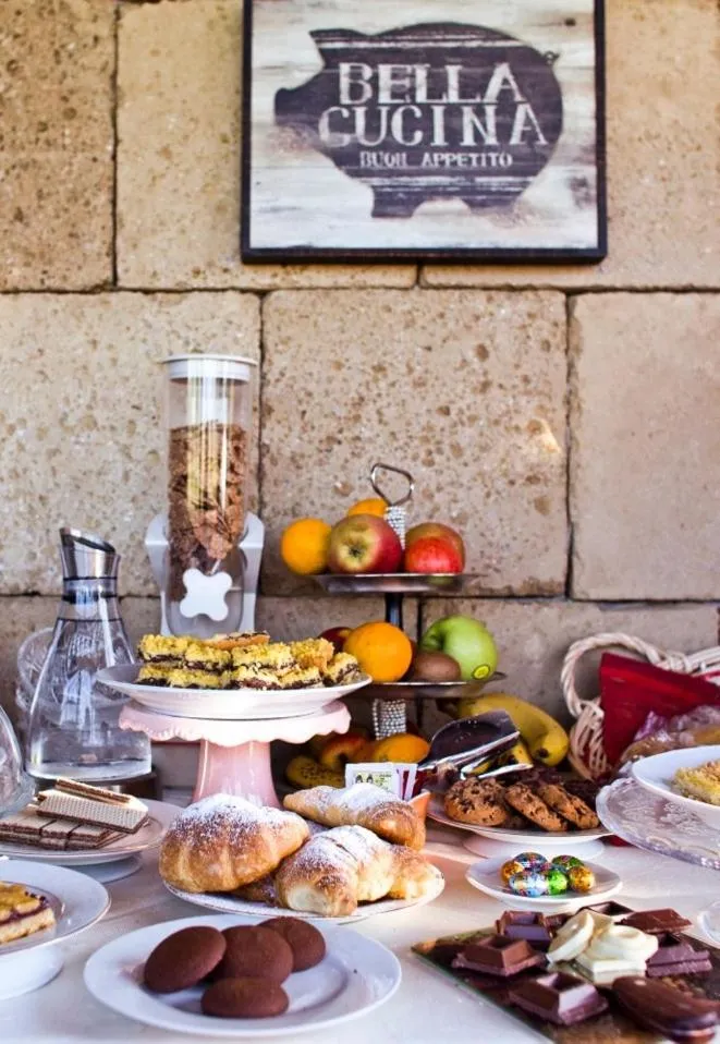 Food and drinks in Al Vecchio Fontanile B&B