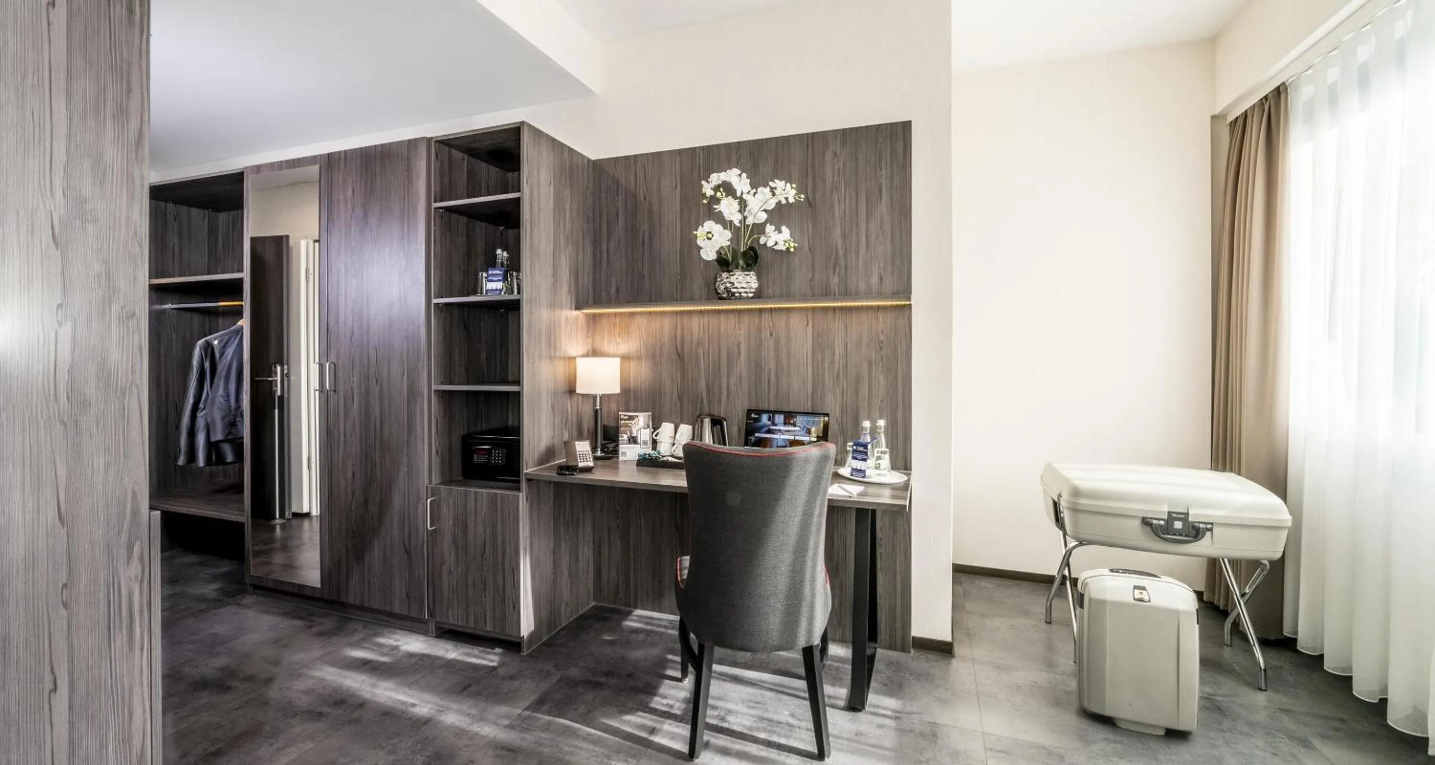 Bedroom in Best Western Plaza Hotel Mannheim