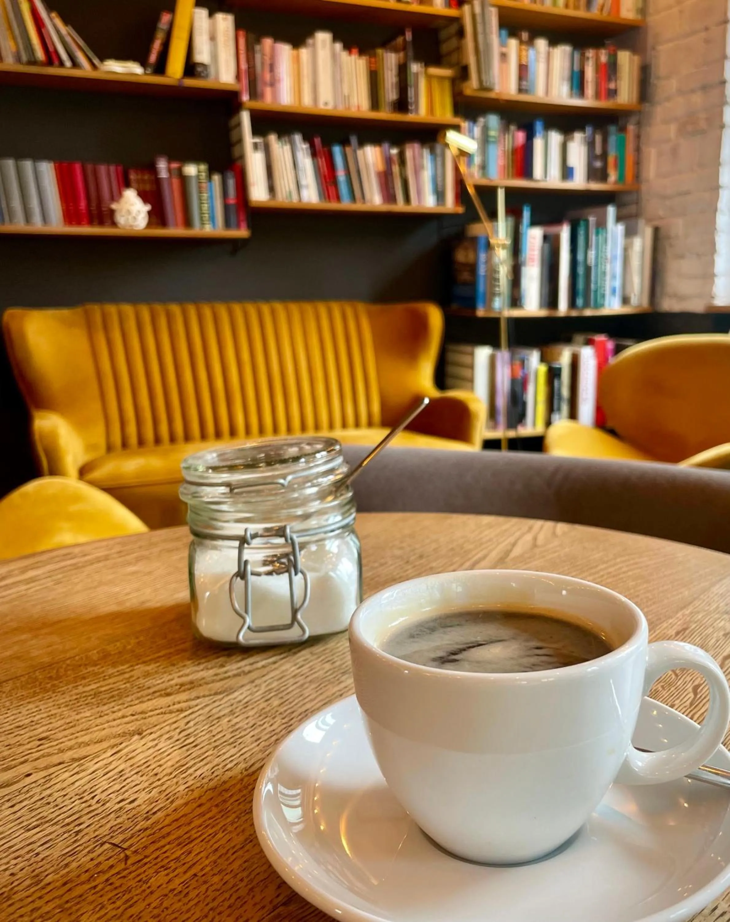 Restaurant/places to eat in Hotel Tari