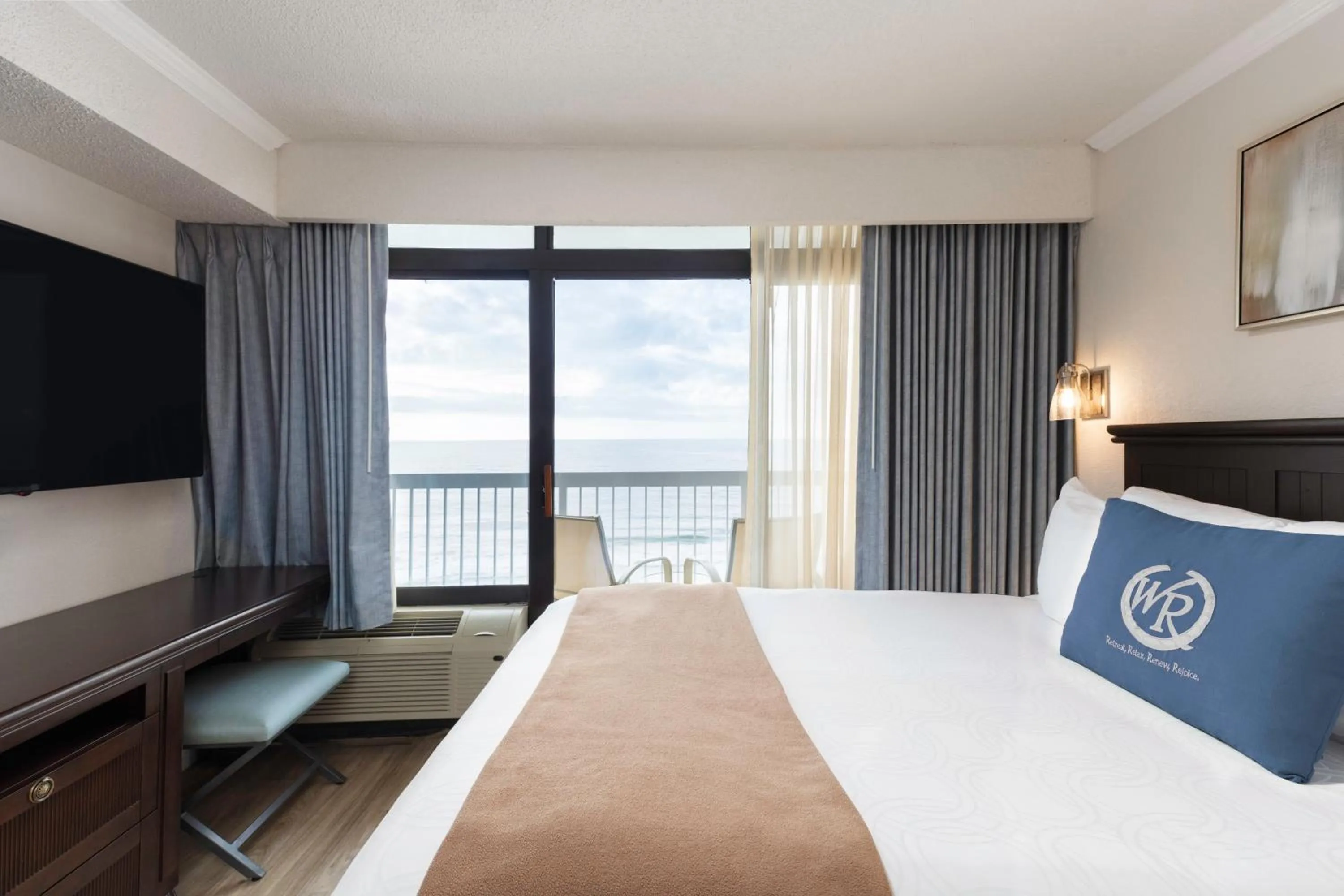 Sea view, Bed in Westgate Myrtle Beach Oceanfront Resort