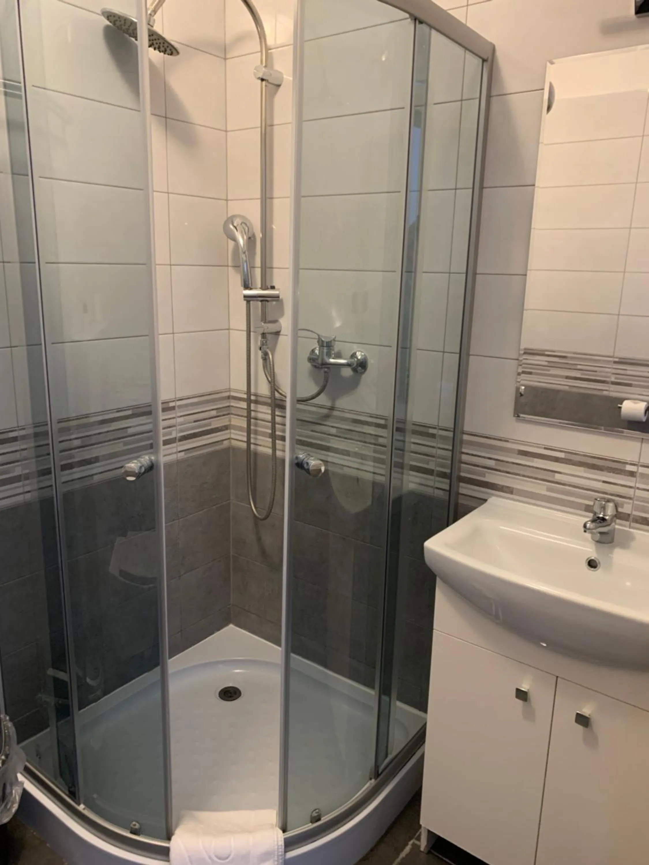 Shower in Villa Centro