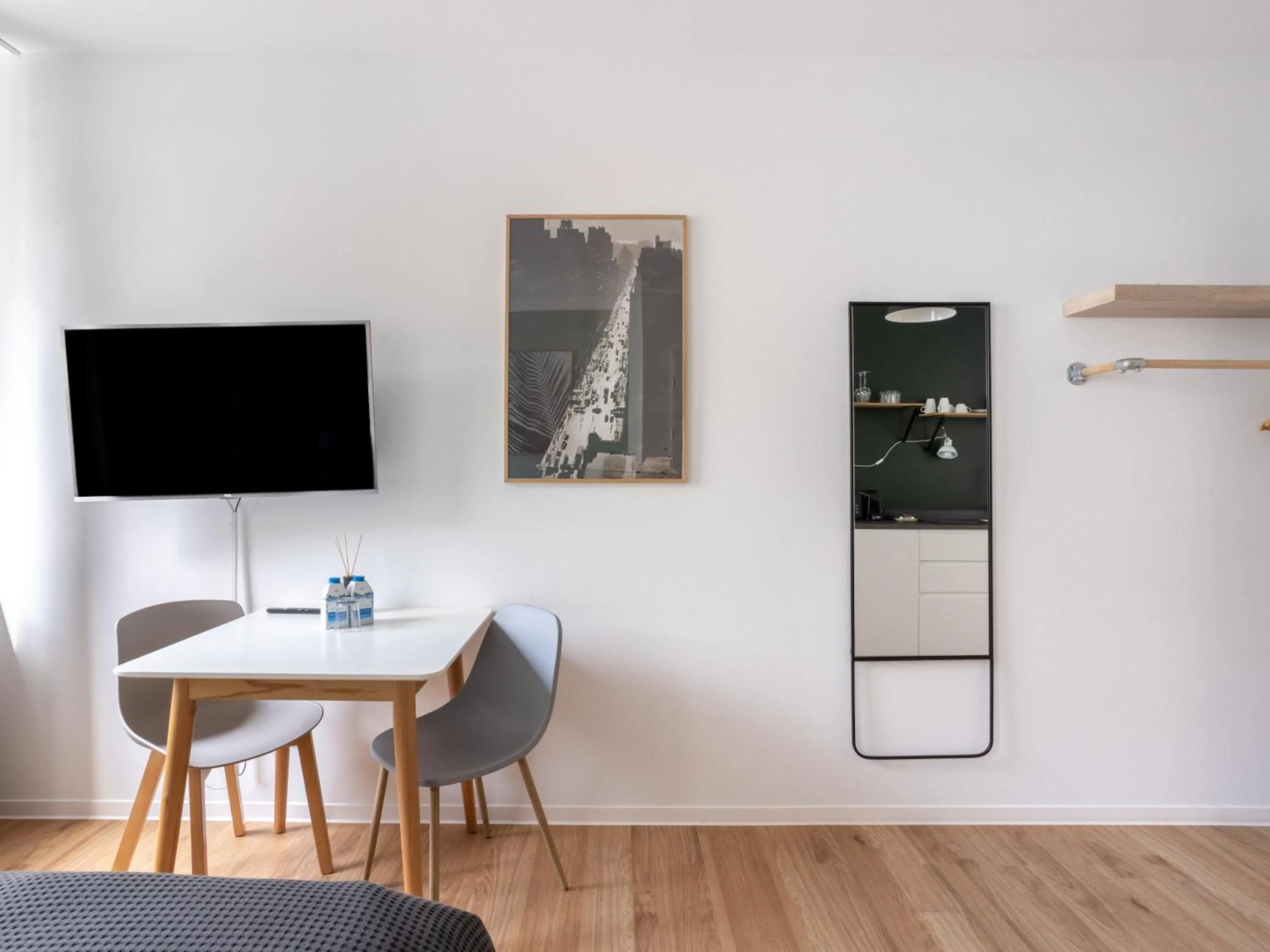 TV and multimedia in Limehome Aachen Vereinsstraße