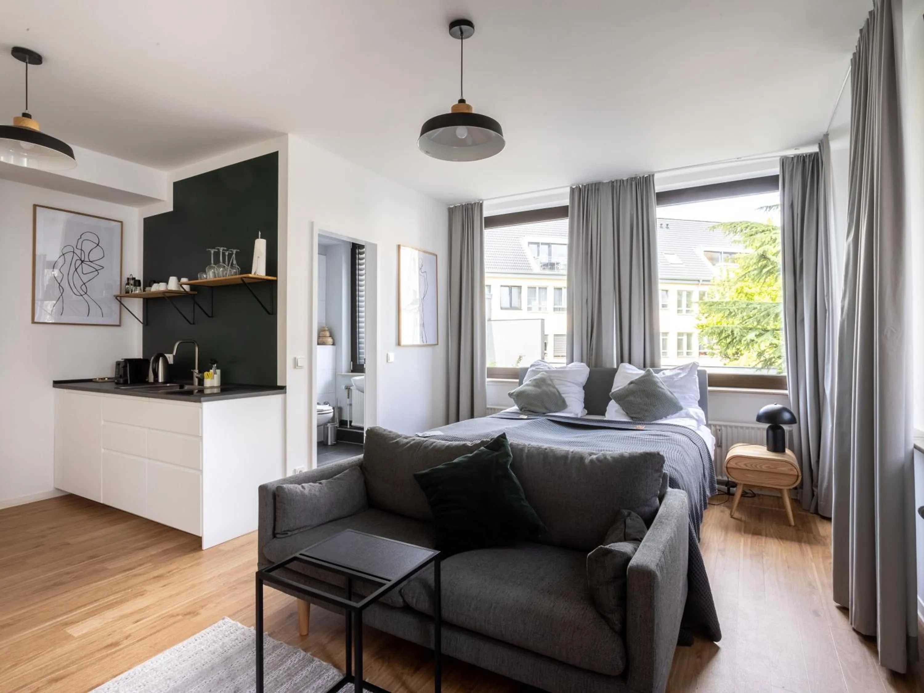 Bed in Limehome Aachen Vereinsstraße