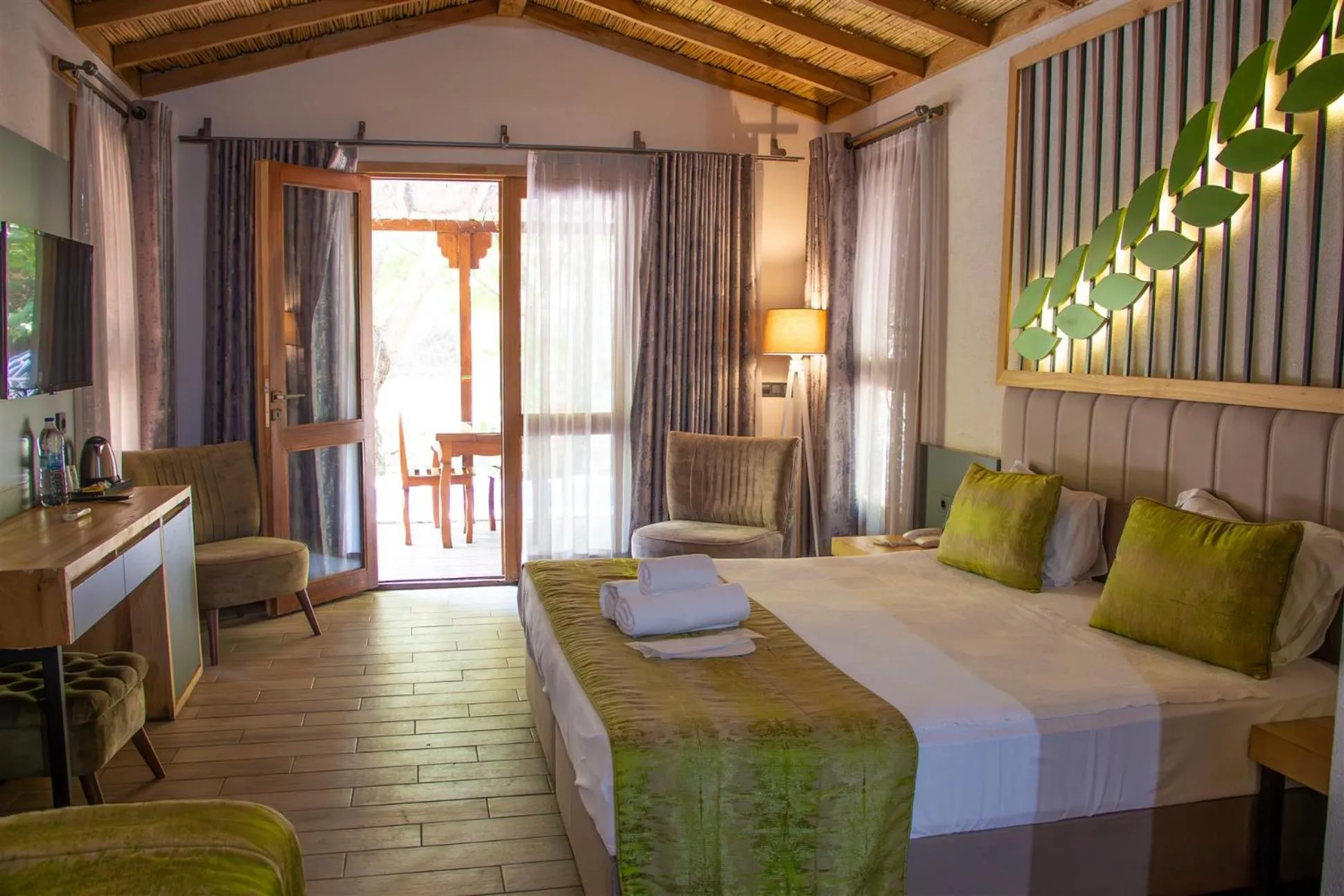 Photo of the whole room in Suna Village Hotel & Bungalow Fethiye