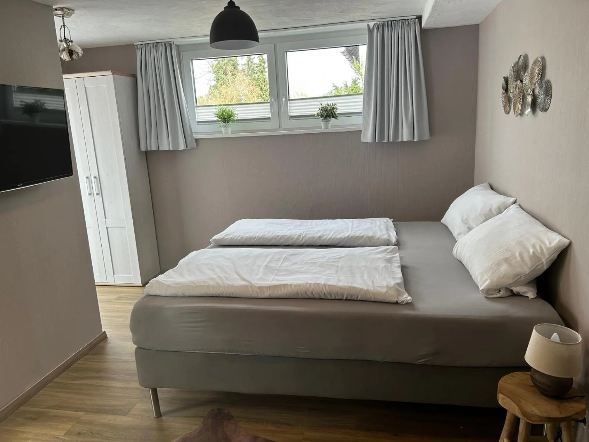 Photo of the whole room, Bed in Löwenstein Ferienwohnungen