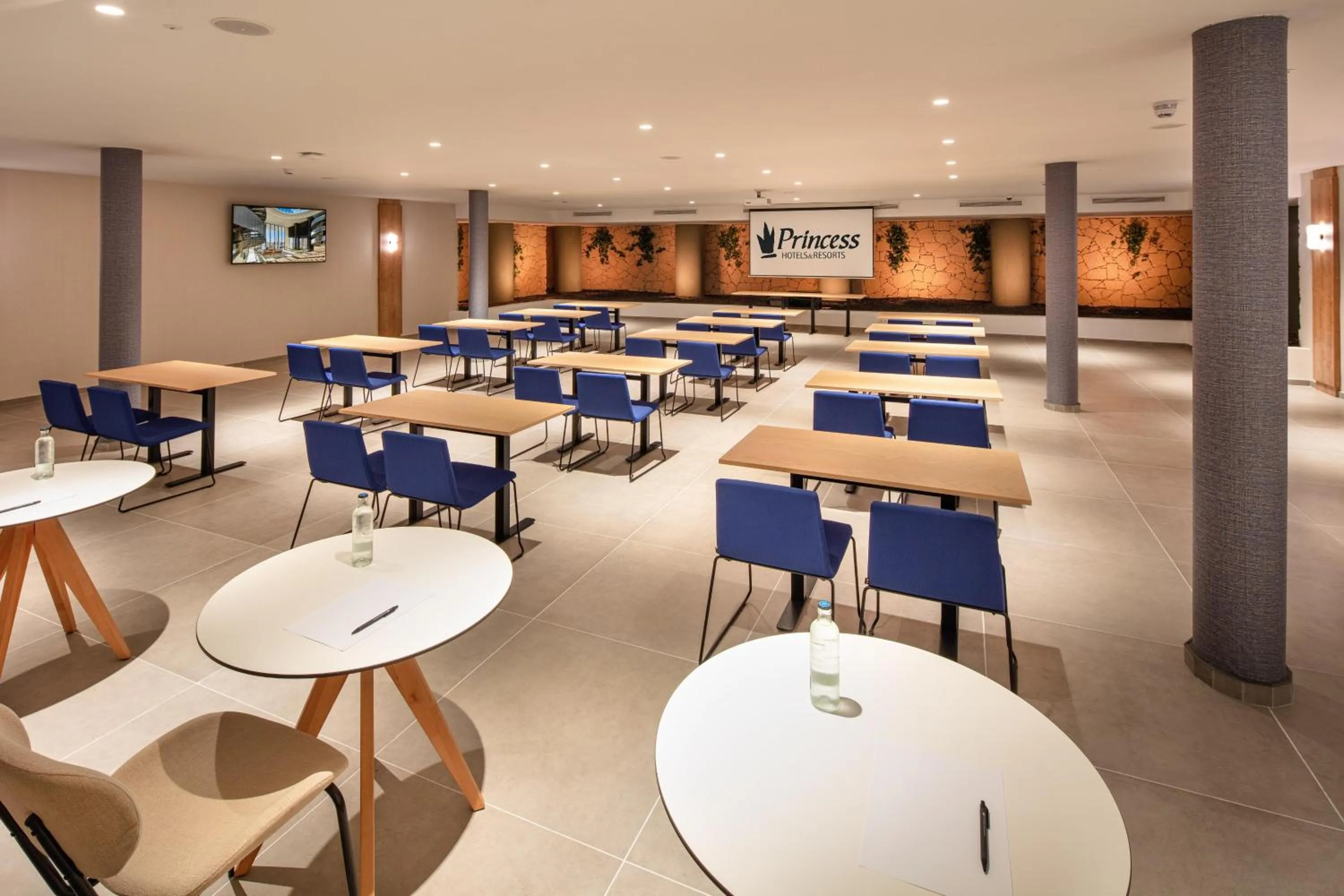 Meeting/conference room in Princess Inspire Tenerife - Adults Only