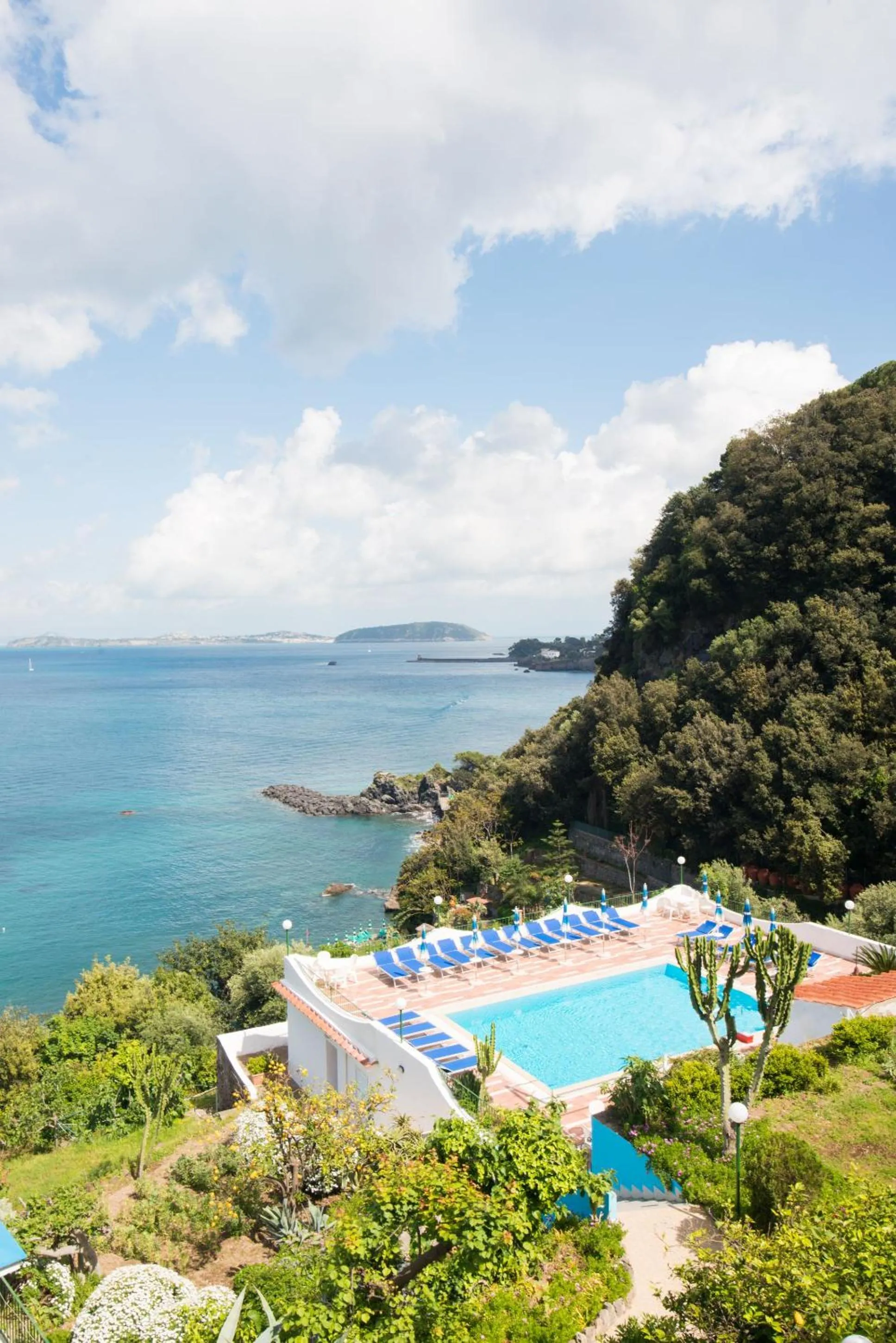 Pool view in Hotel Bagnitiello