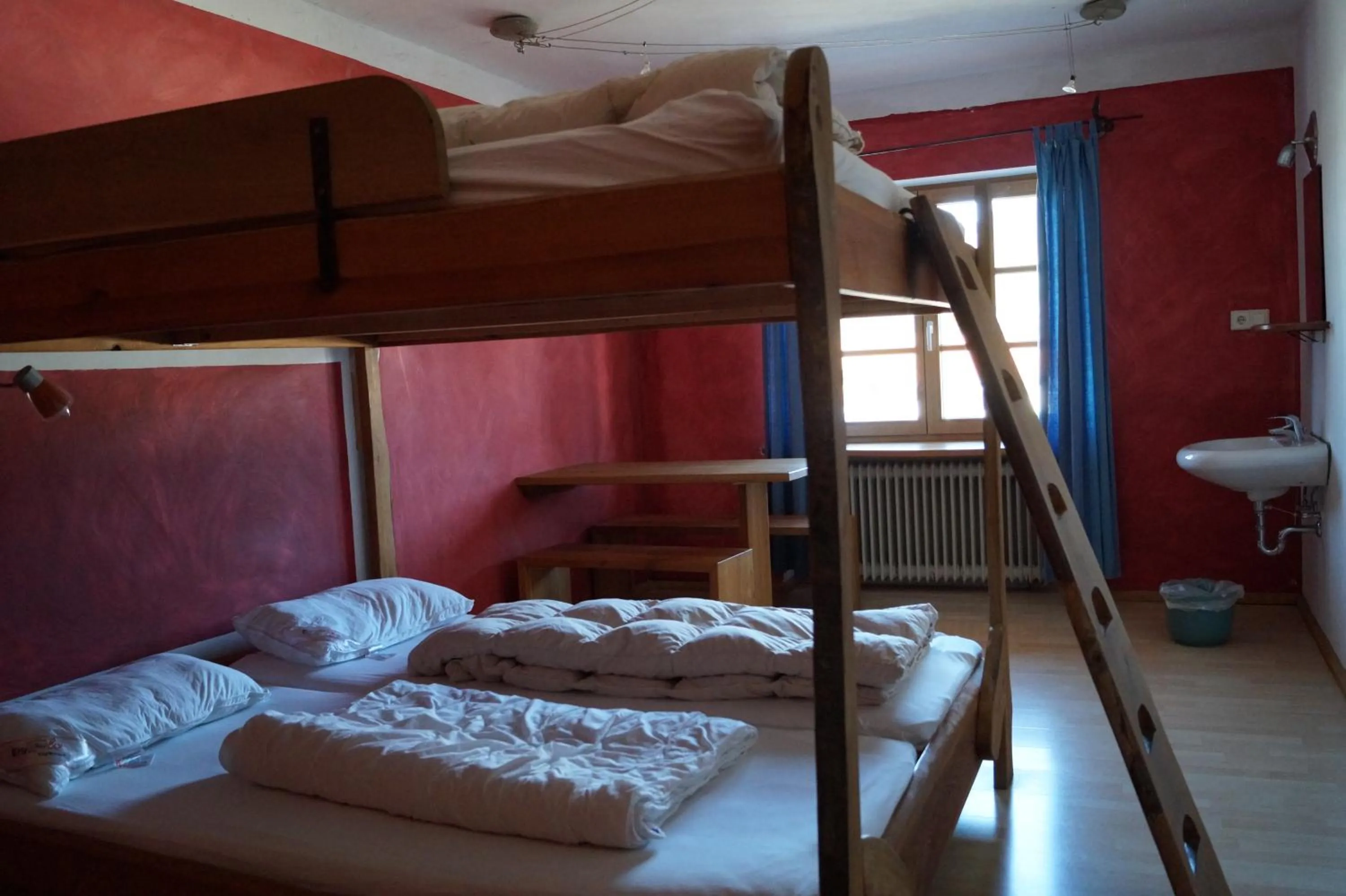bunk bed, Bed in Schiff Bihlerdorf - Hostel