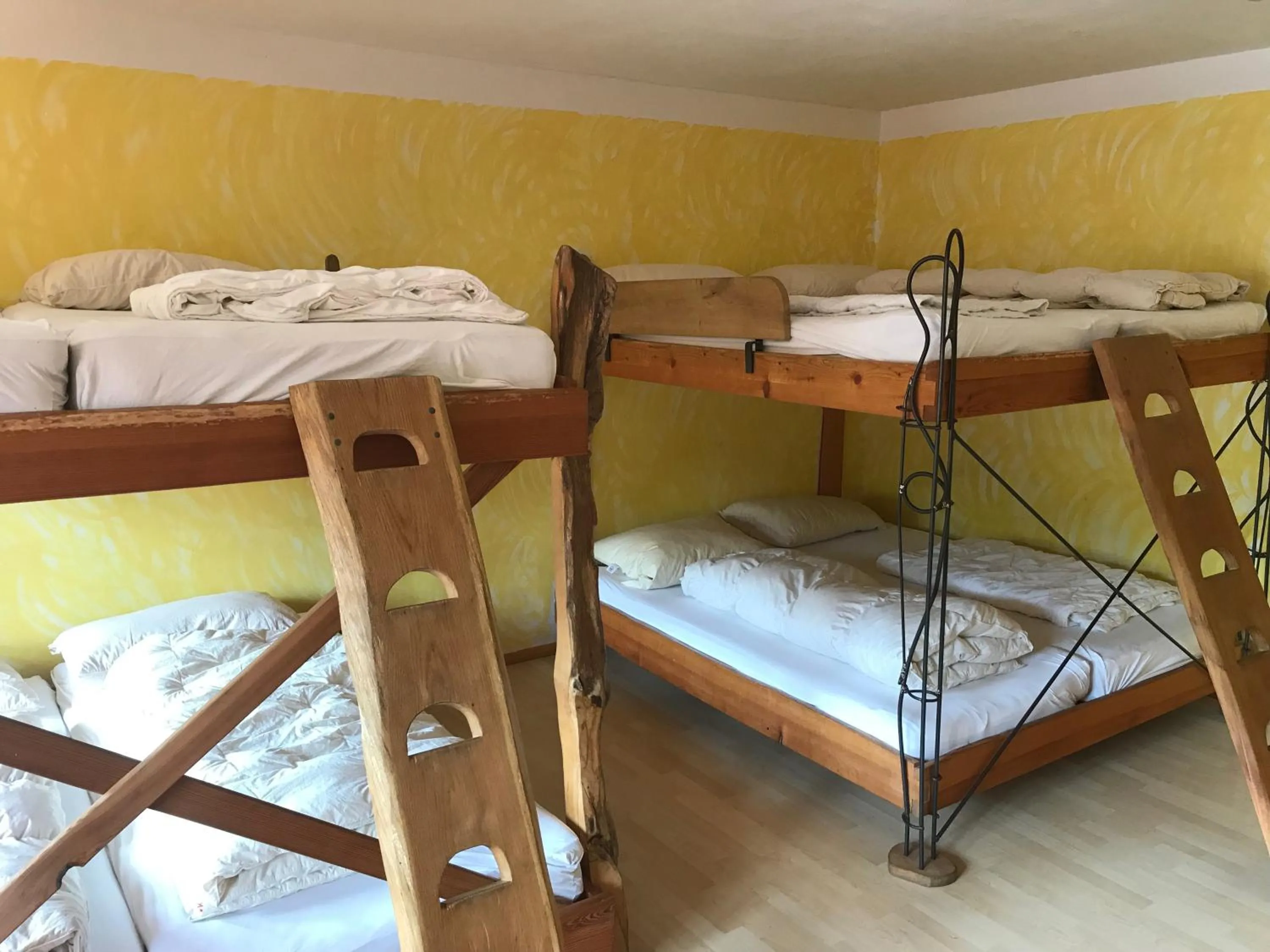 bunk bed, Bed in Schiff Bihlerdorf - Hostel