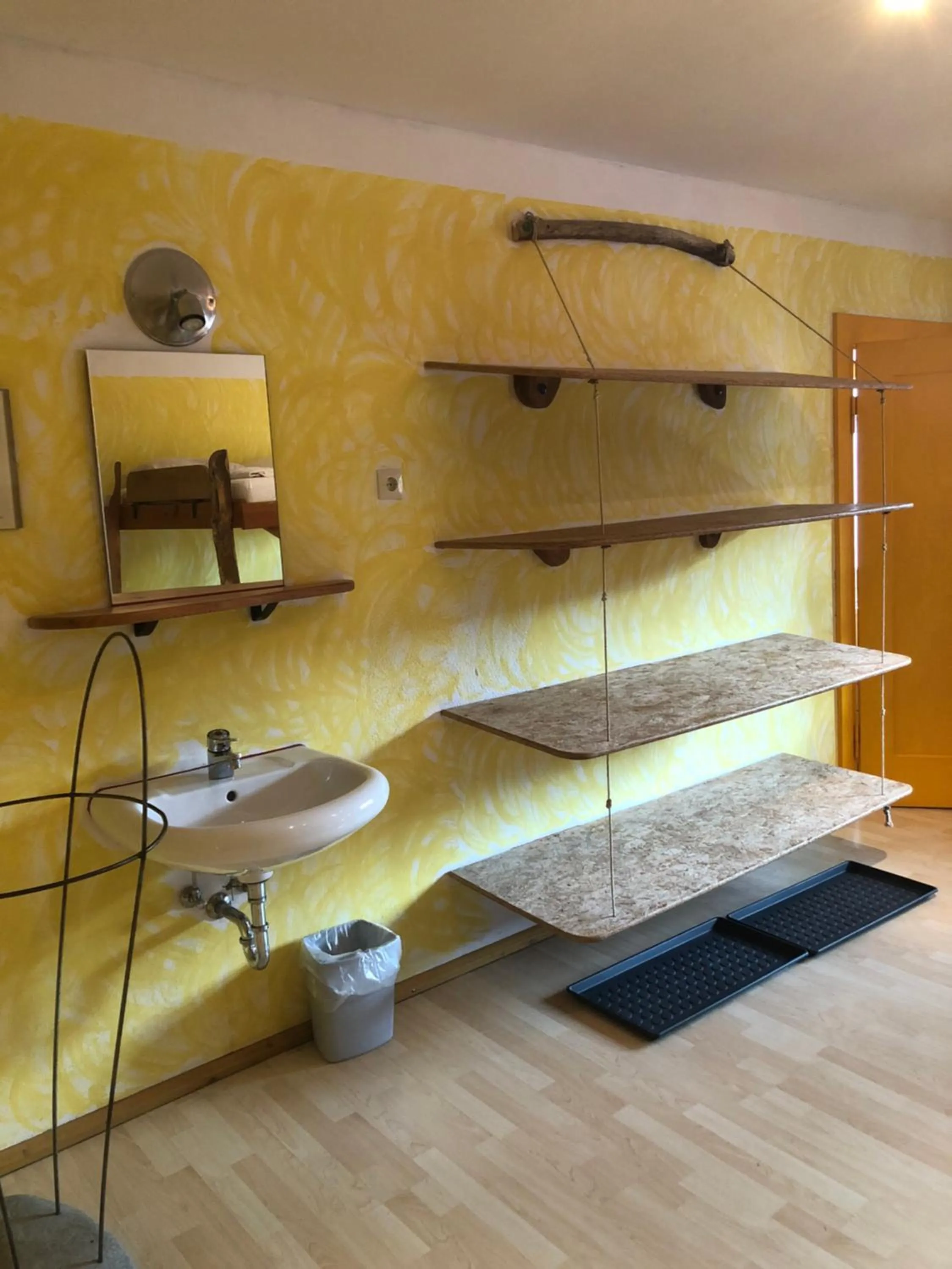 Decorative detail in Schiff Bihlerdorf - Hostel