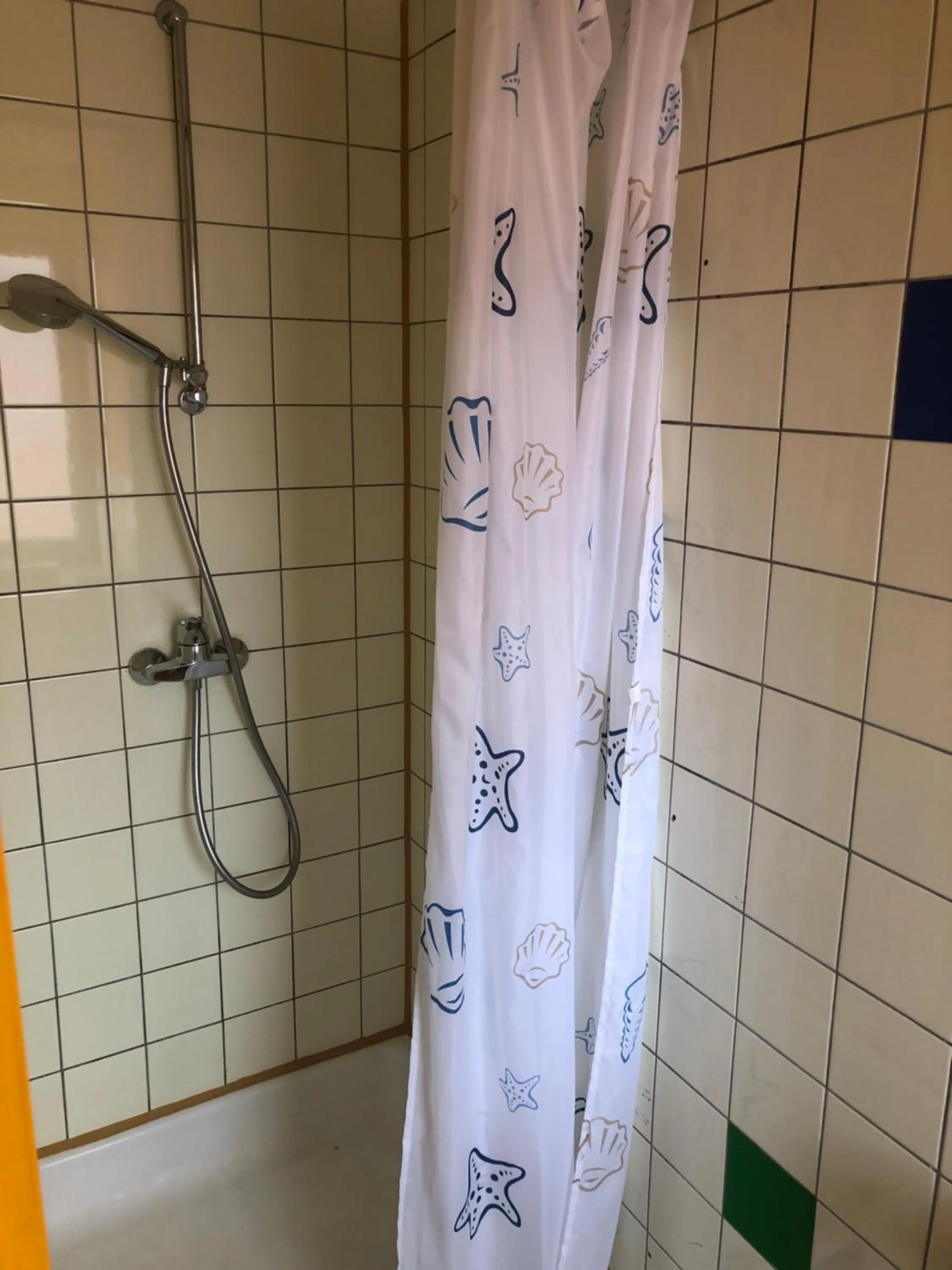 Bathroom in Schiff Bihlerdorf - Hostel