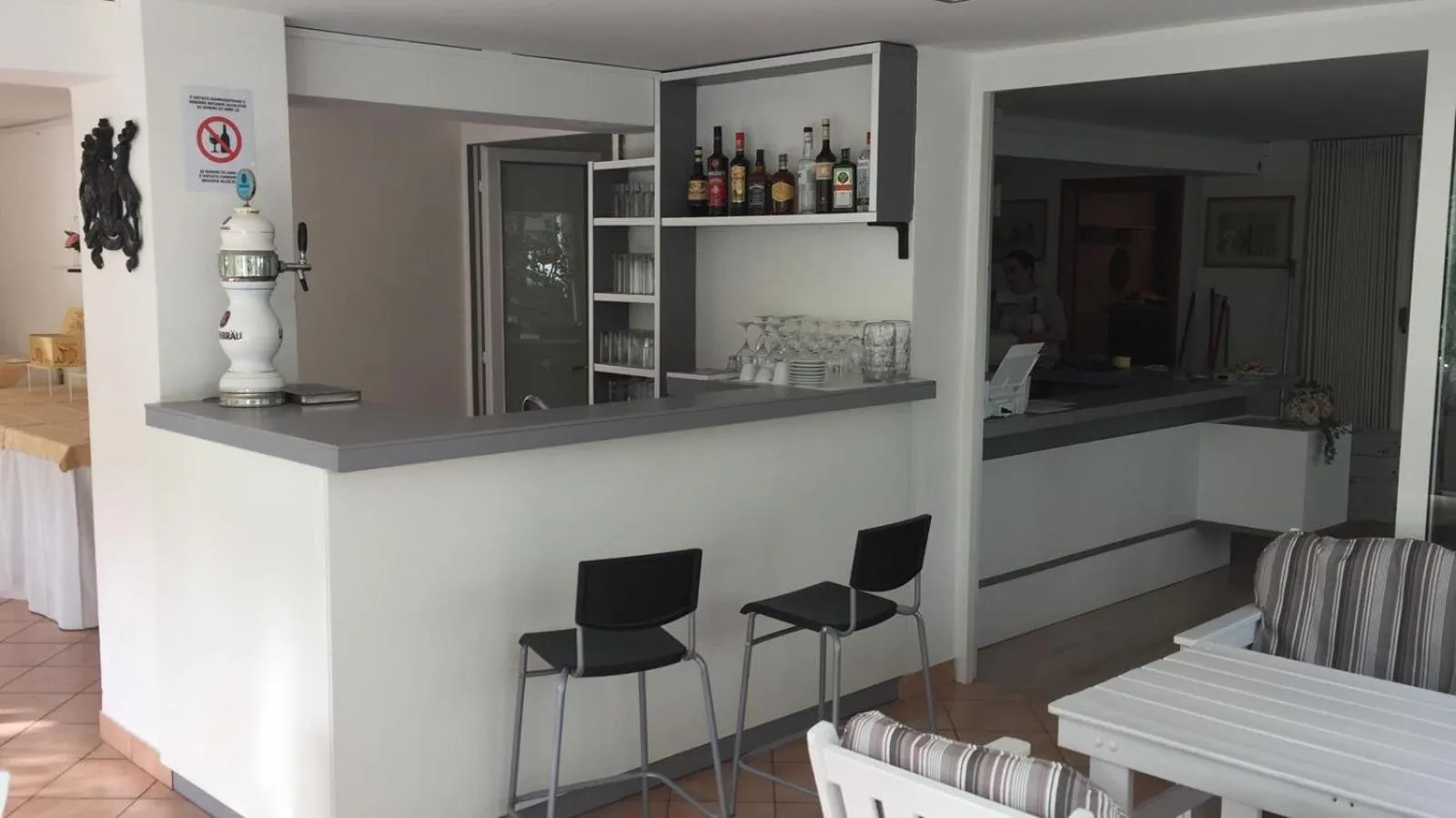 Lounge or bar in Hotel Ville De Paris