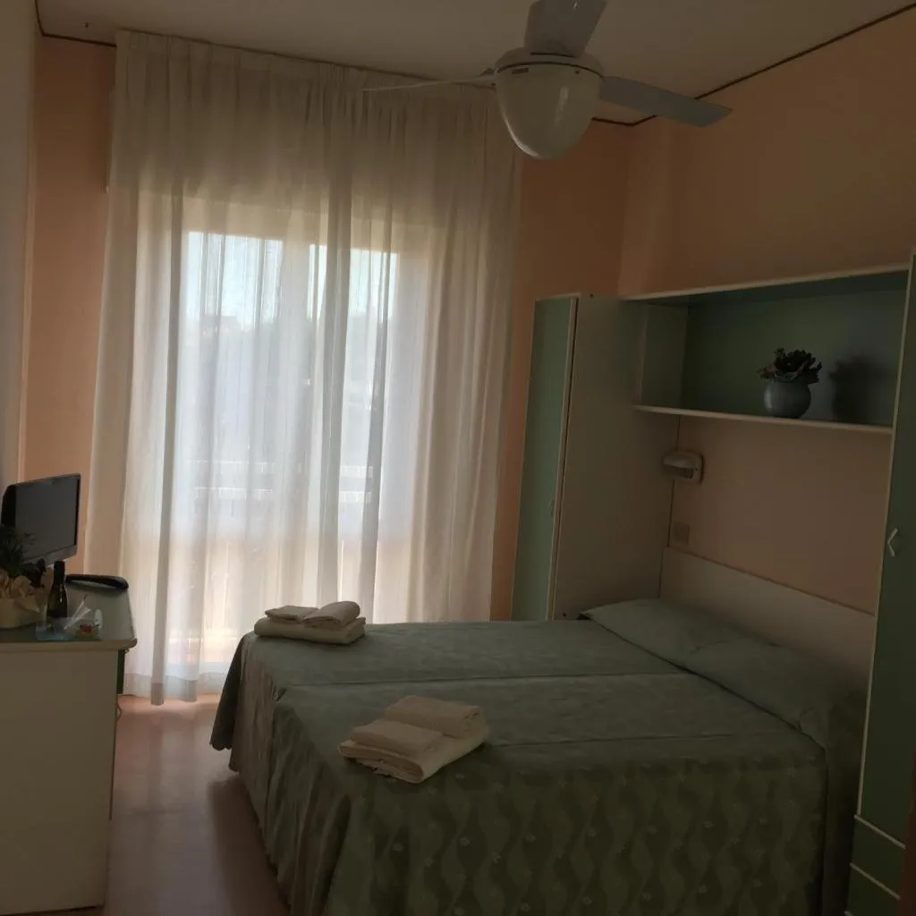 Bed in Hotel Ville De Paris