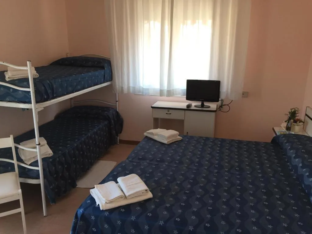 Bed in Hotel Ville De Paris